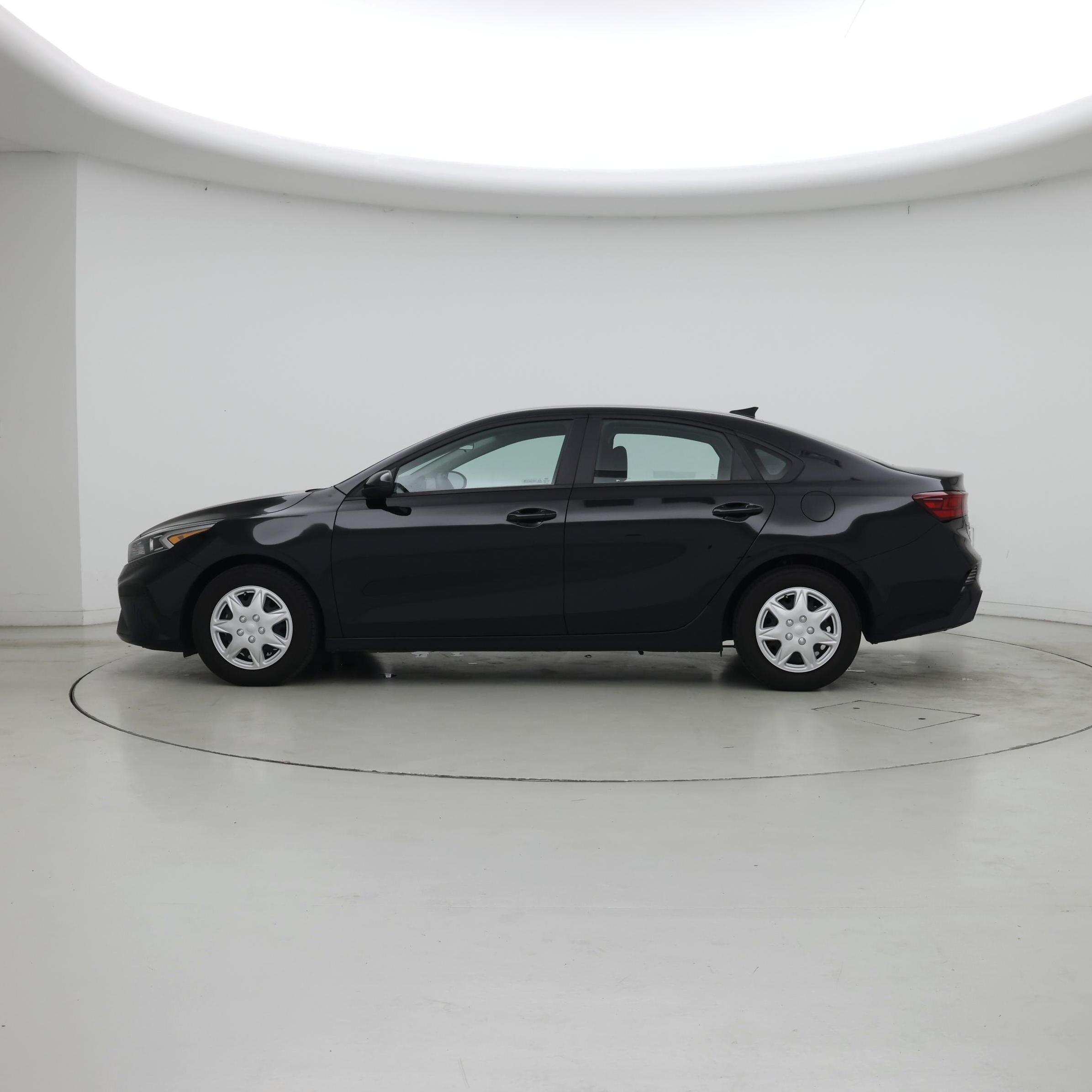 Thumbnail: 2024 Kia Forte - 3