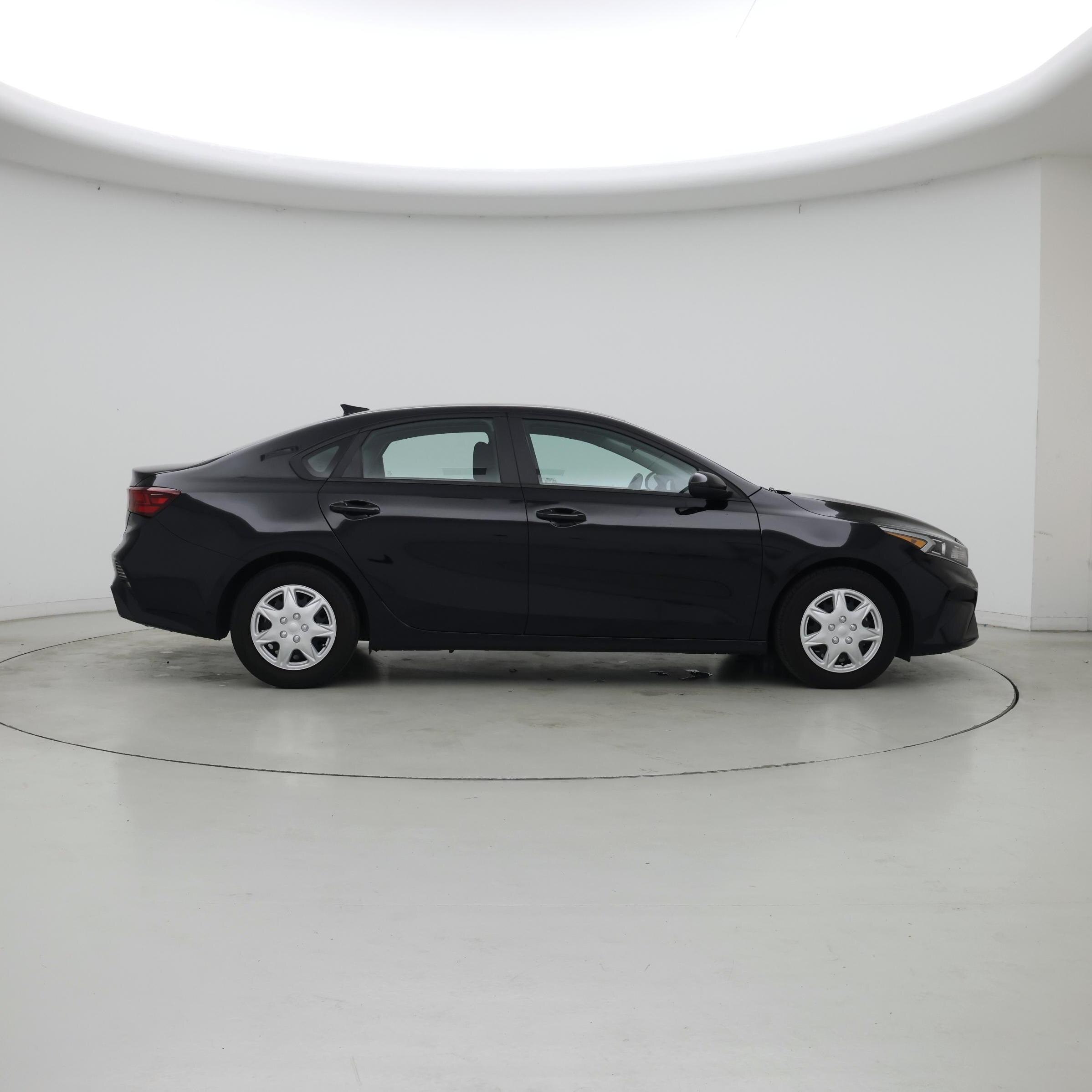 Thumbnail: 2024 Kia Forte - 7