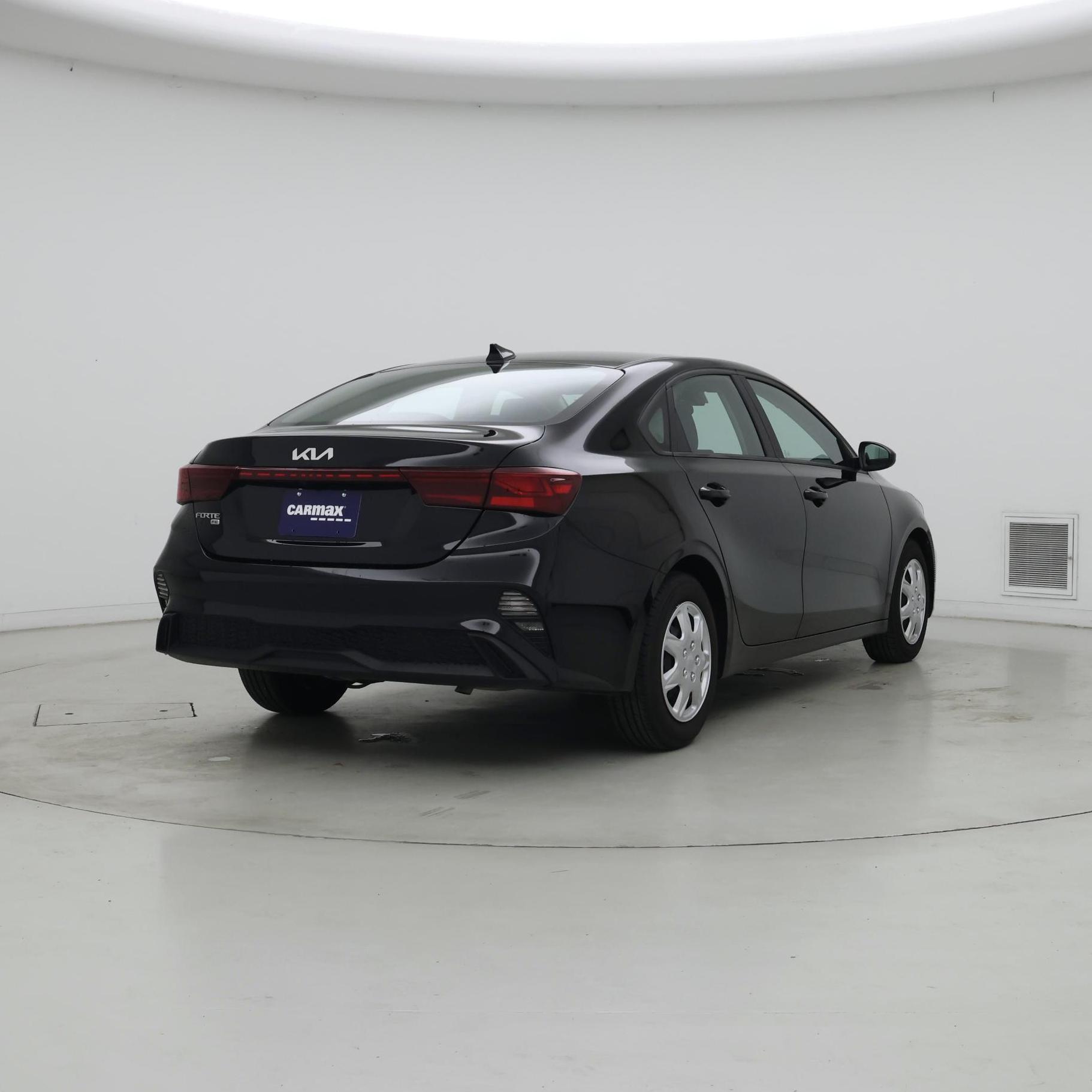 Thumbnail: 2024 Kia Forte - 8