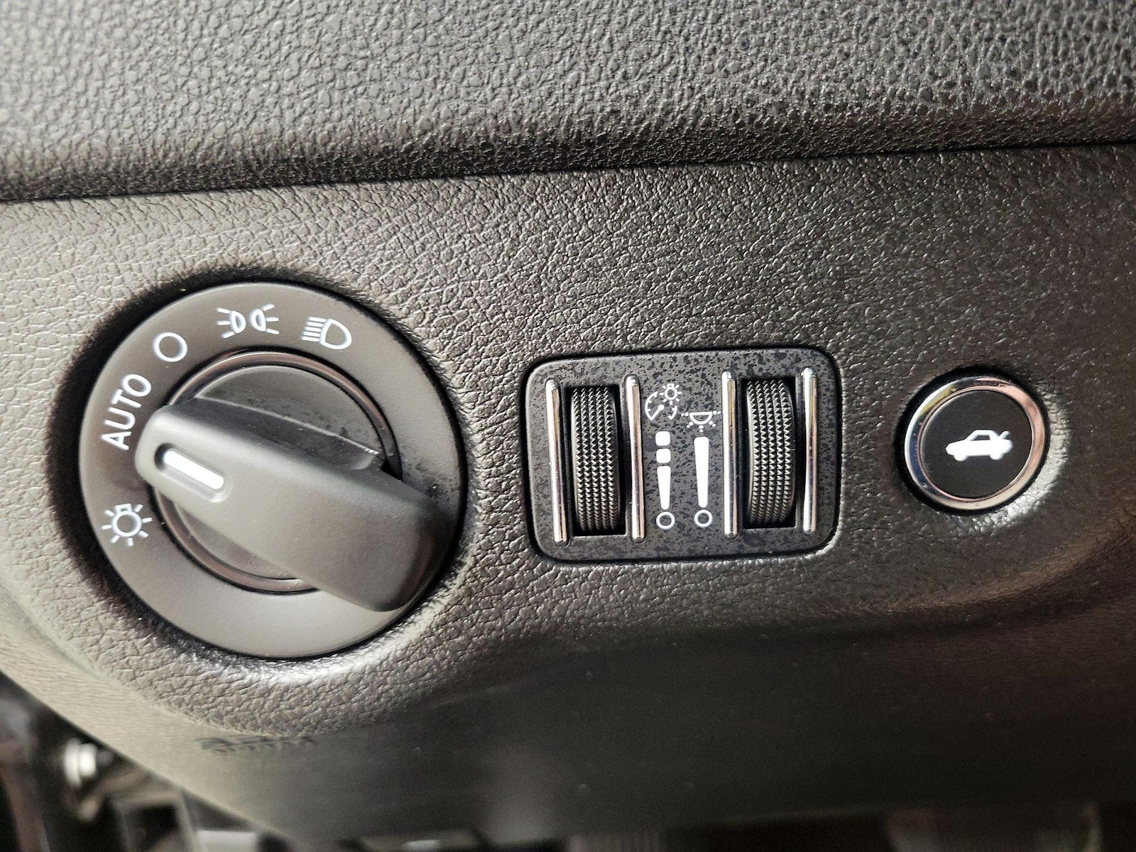 2023 Dodge Charger SXT - Photo 14