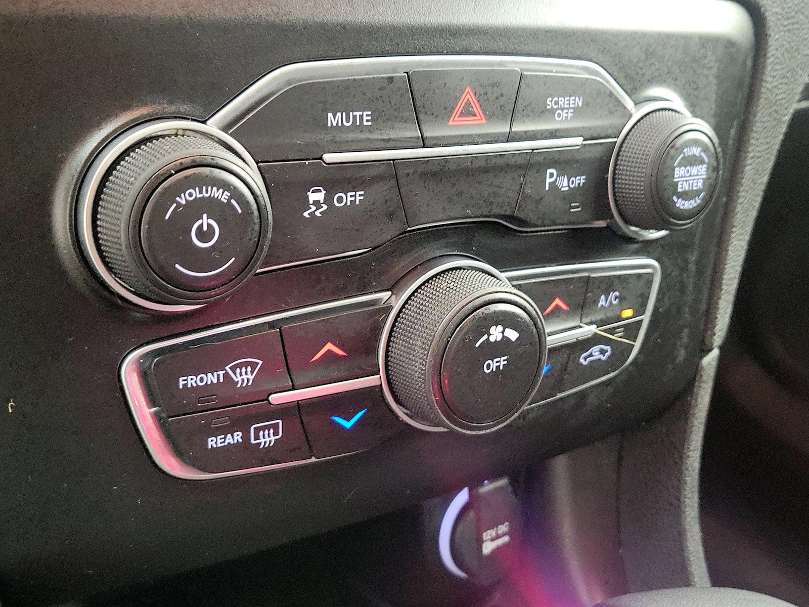 2023 Dodge Charger SXT - Photo 17