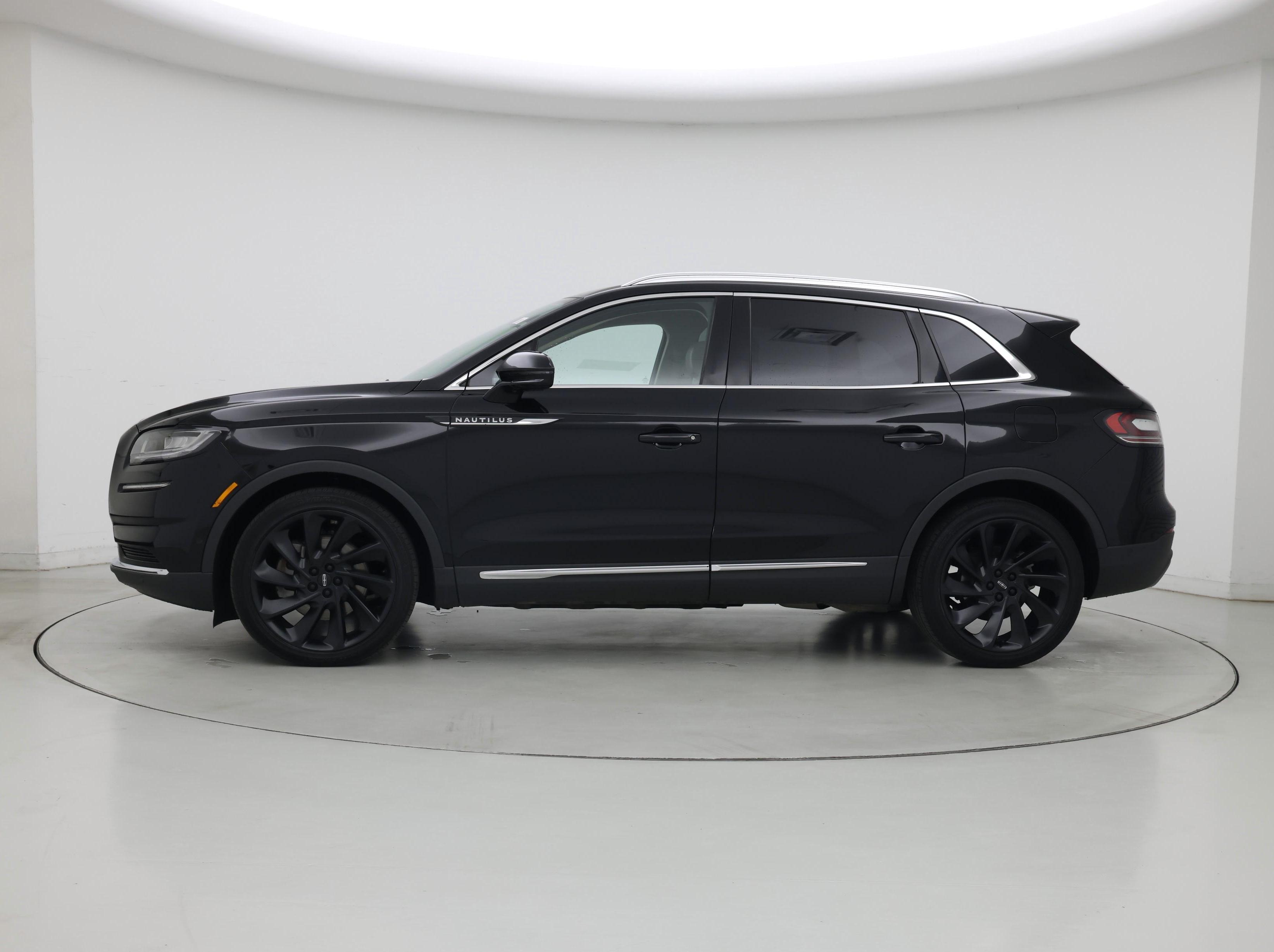 Thumbnail: 2023 Lincoln Nautilus - 3