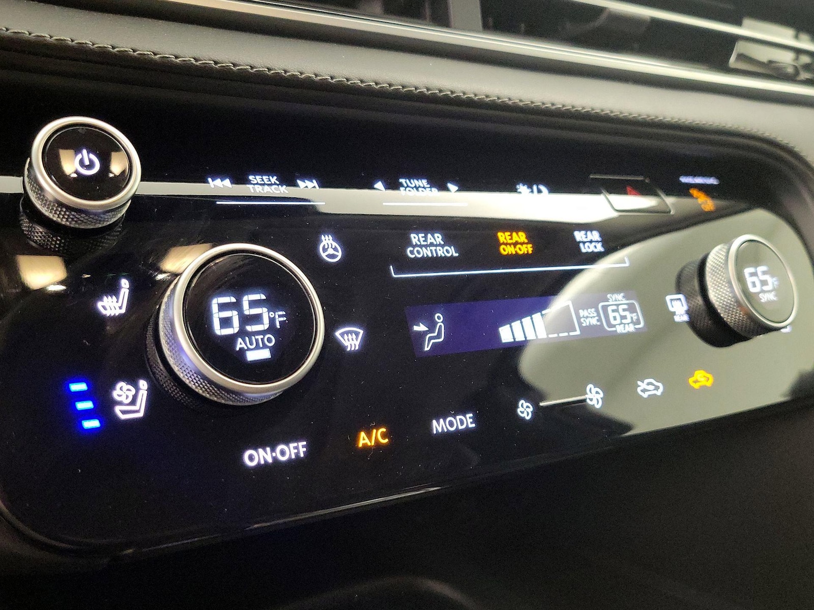 2023 INFINITI QX60 LUXE - Photo 18