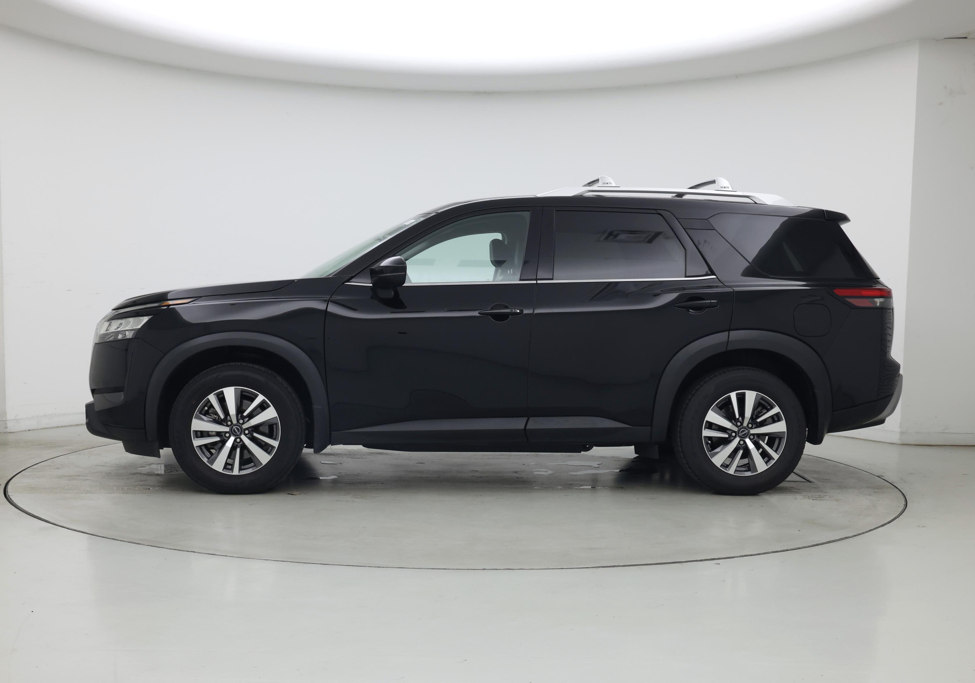 Thumbnail: 2023 Nissan Pathfinder - 3