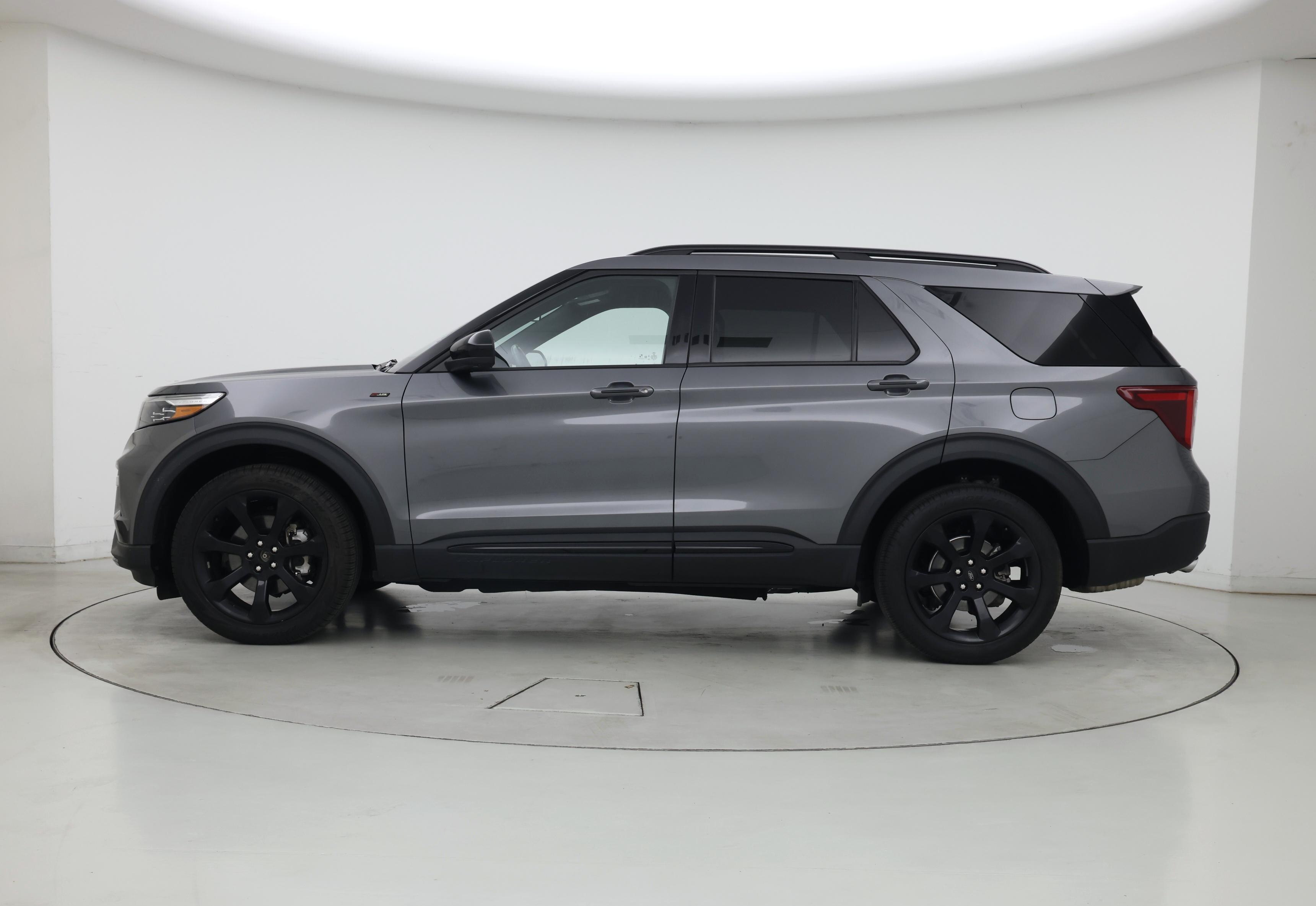 Thumbnail: 2022 Ford Explorer - 3