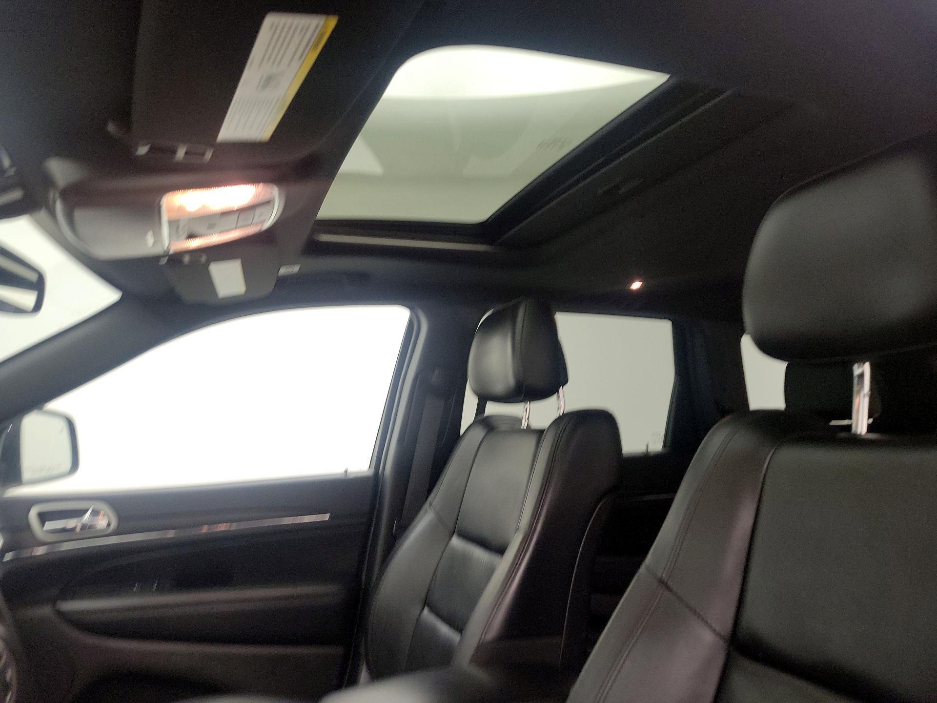 Thumbnail: 2021 Jeep Grand Cherokee - 20