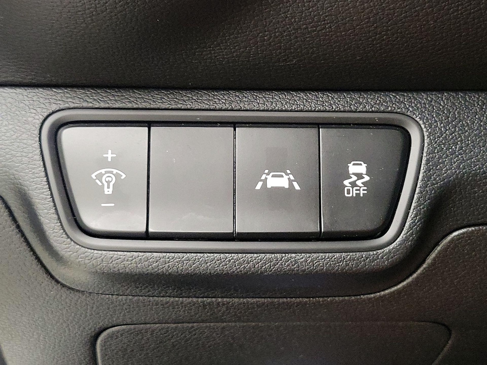 2021 Kia Forte LXS - Photo 14