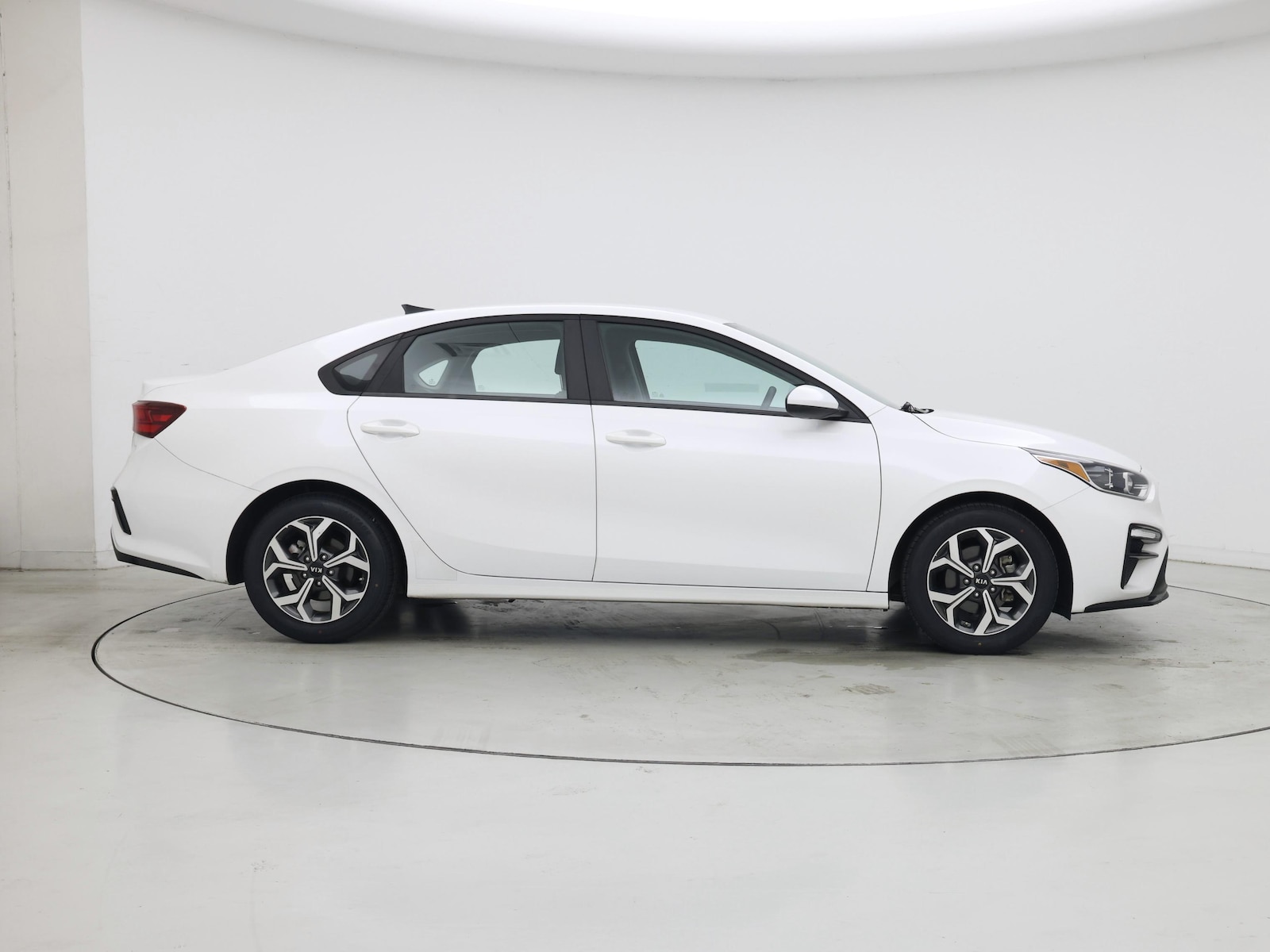2021 Kia Forte LXS - Photo 8
