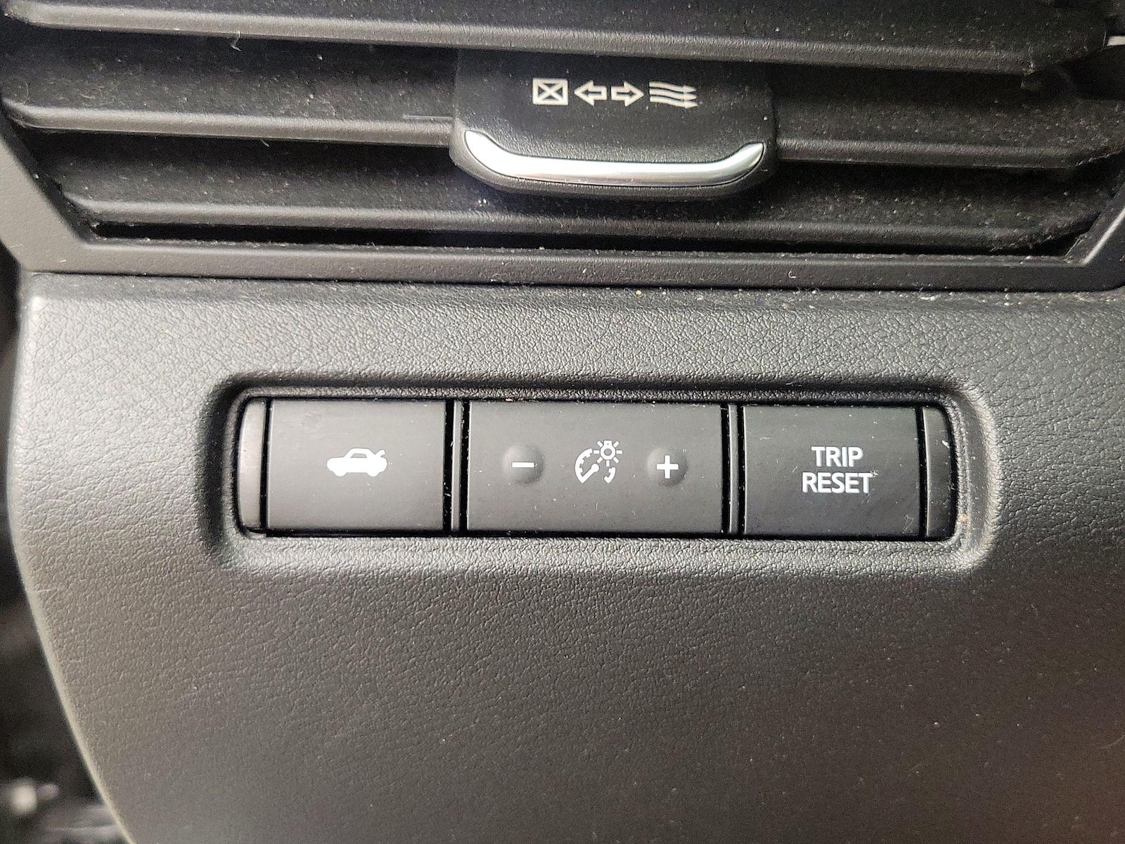 2022 Nissan Altima SR - Photo 14