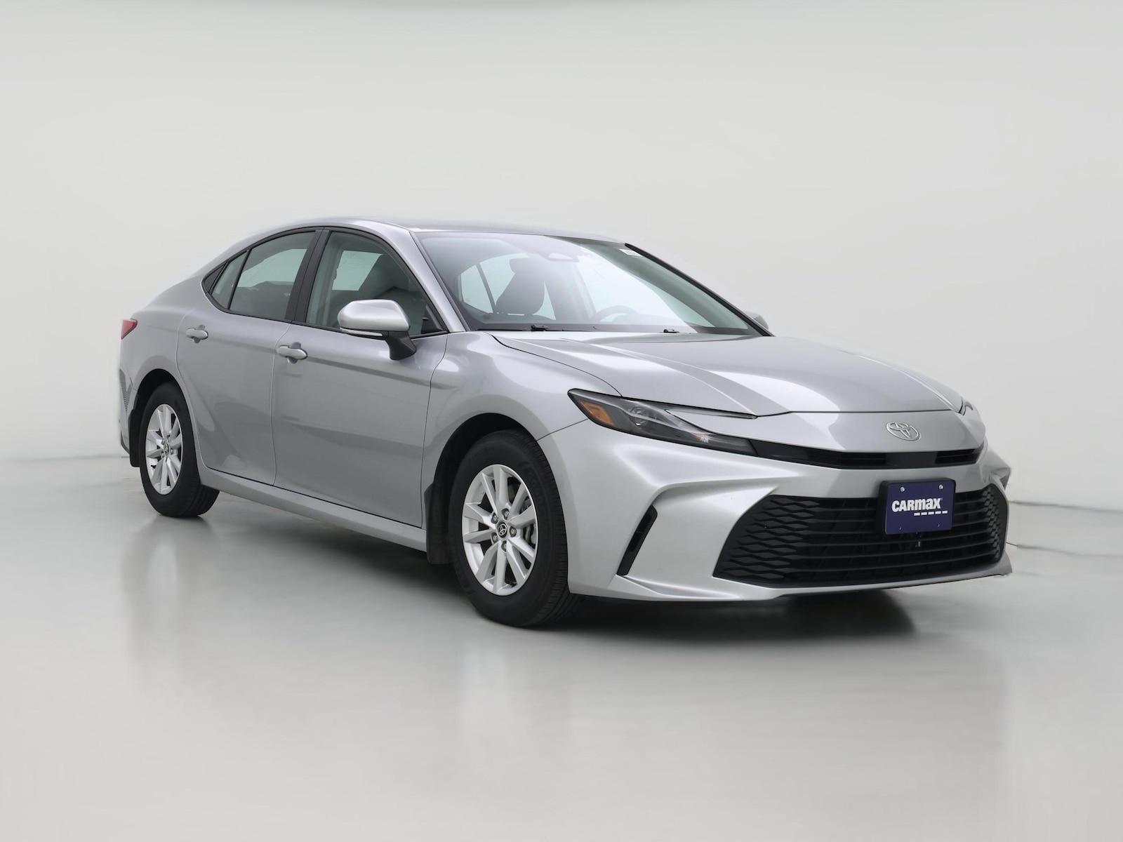 2025 Toyota Camry LE - Photo 1