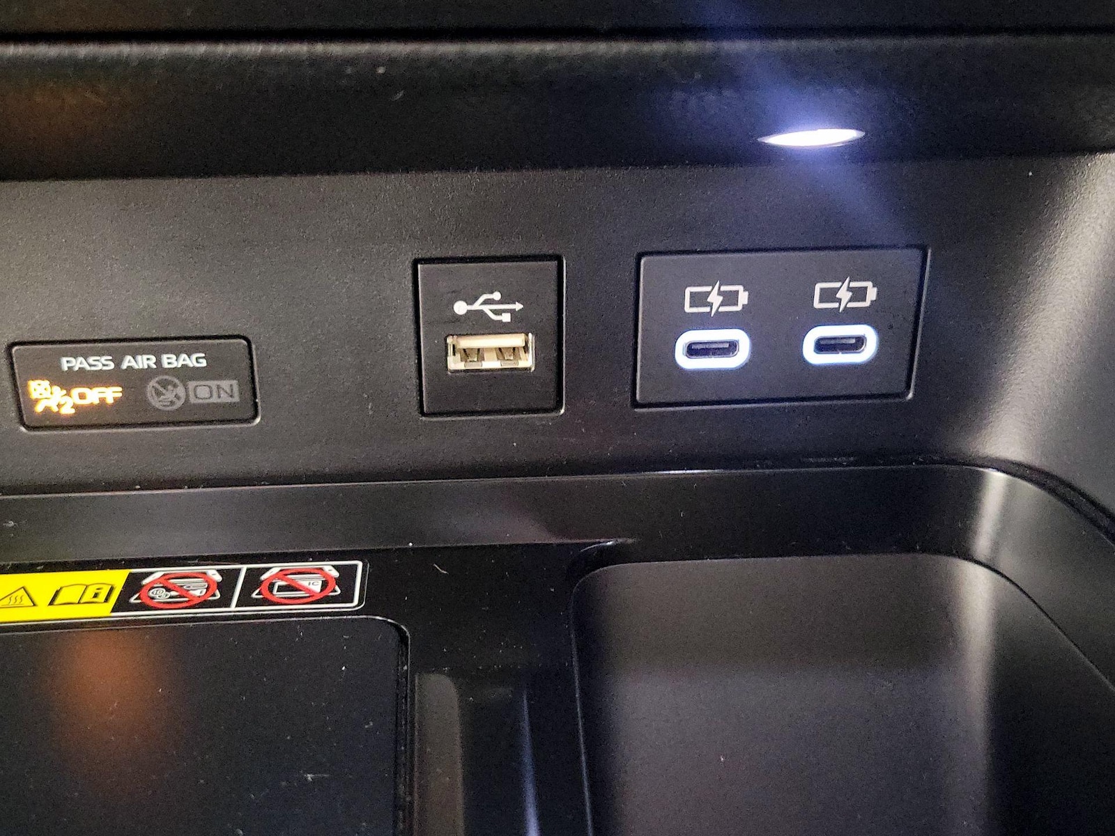 2025 Toyota Camry LE - Photo 19
