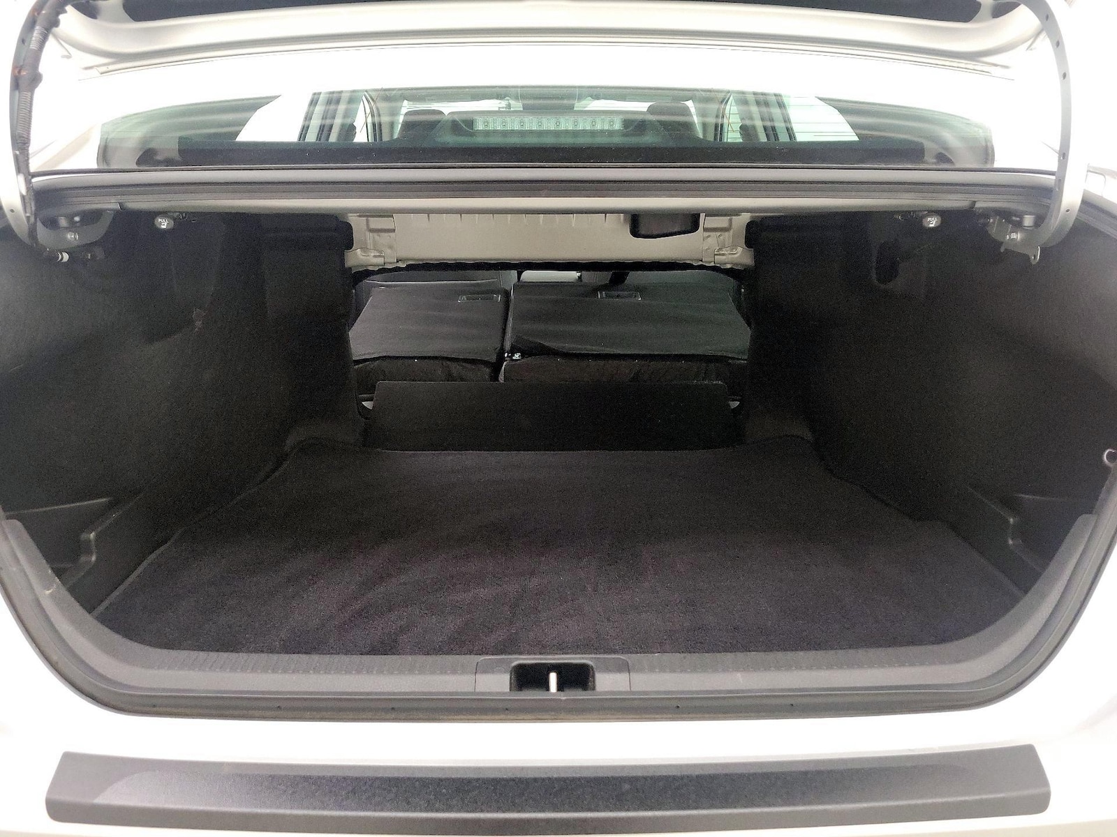 2025 Toyota Camry LE - Photo 22