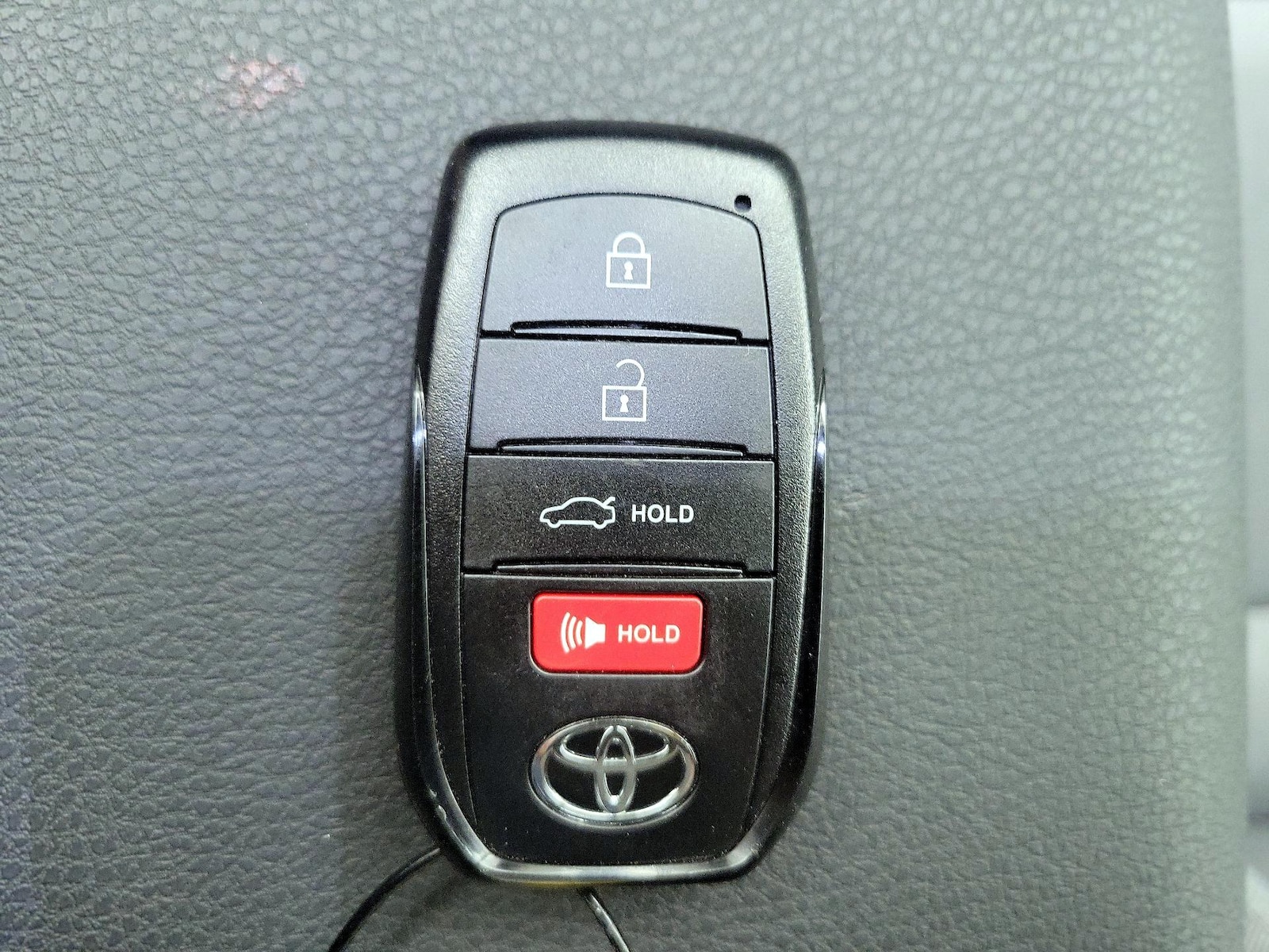2025 Toyota Camry LE - Photo 24