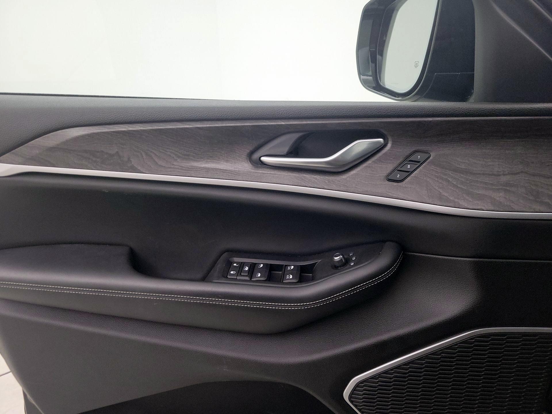 Thumbnail: 2023 Jeep Grand Cherokee - 12