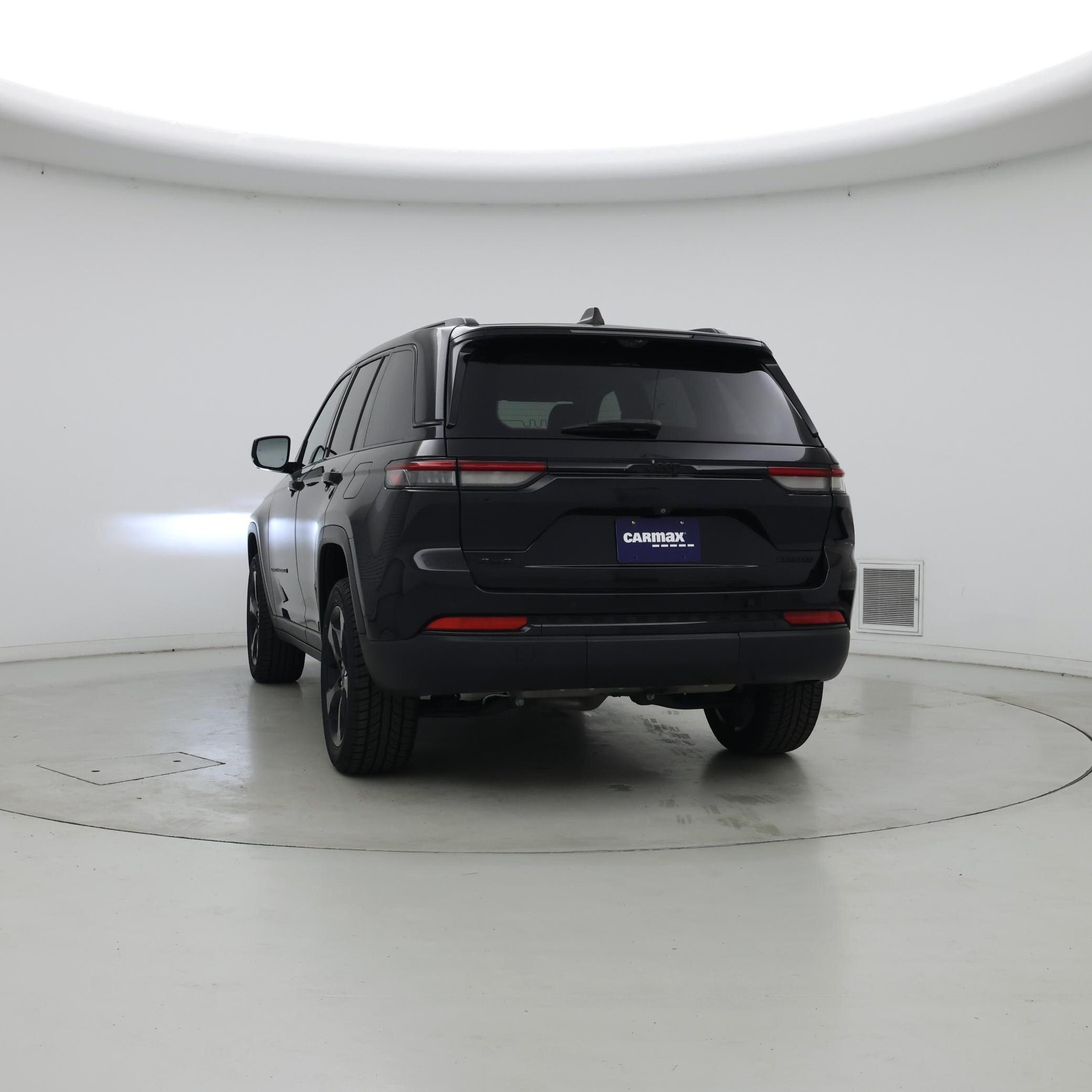 Thumbnail: 2023 Jeep Grand Cherokee - 3