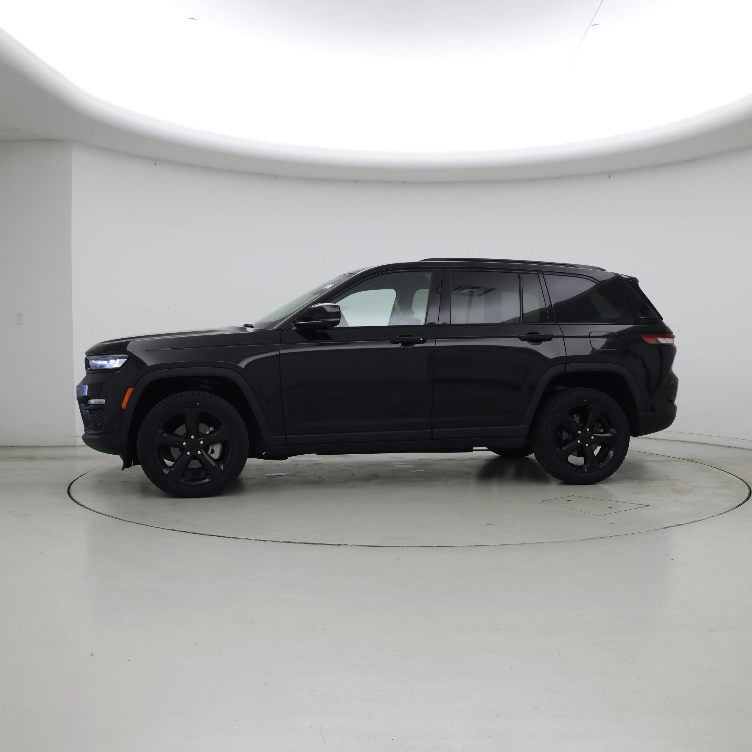 Thumbnail: 2023 Jeep Grand Cherokee - 8