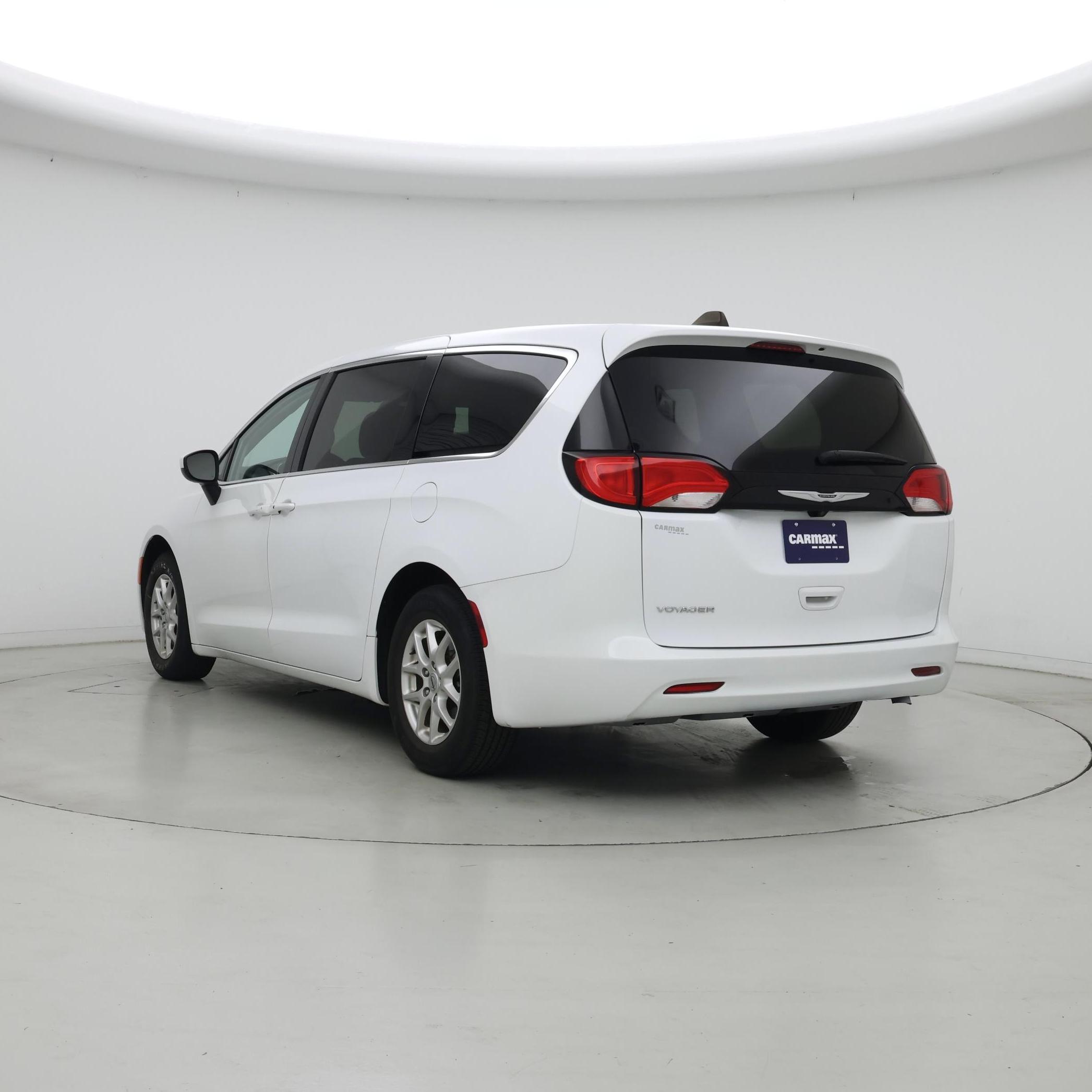 Thumbnail: 2023 Chrysler Voyager - 2