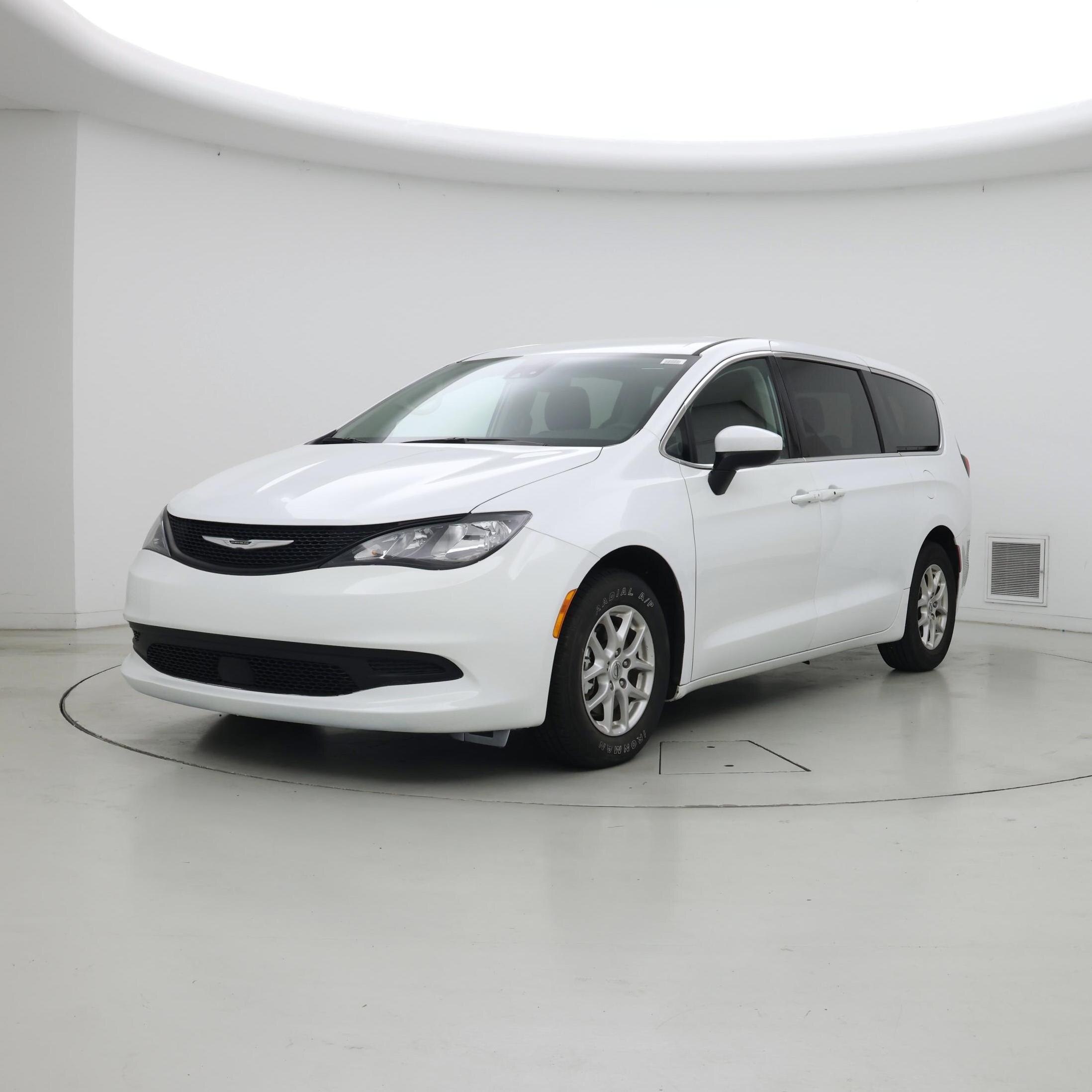 Thumbnail: 2023 Chrysler Voyager - 4