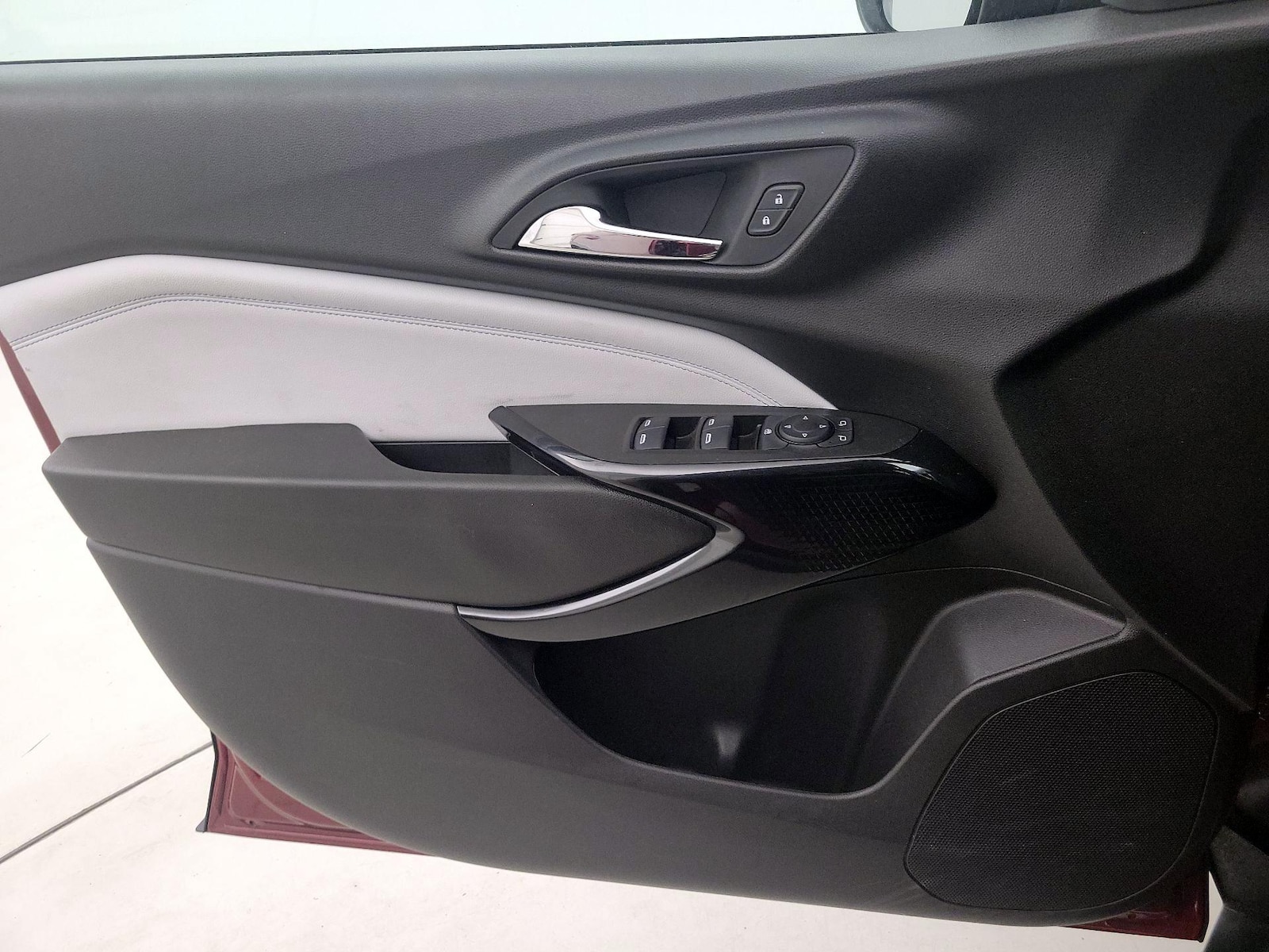 2025 Chevrolet Trax LT - Photo 13