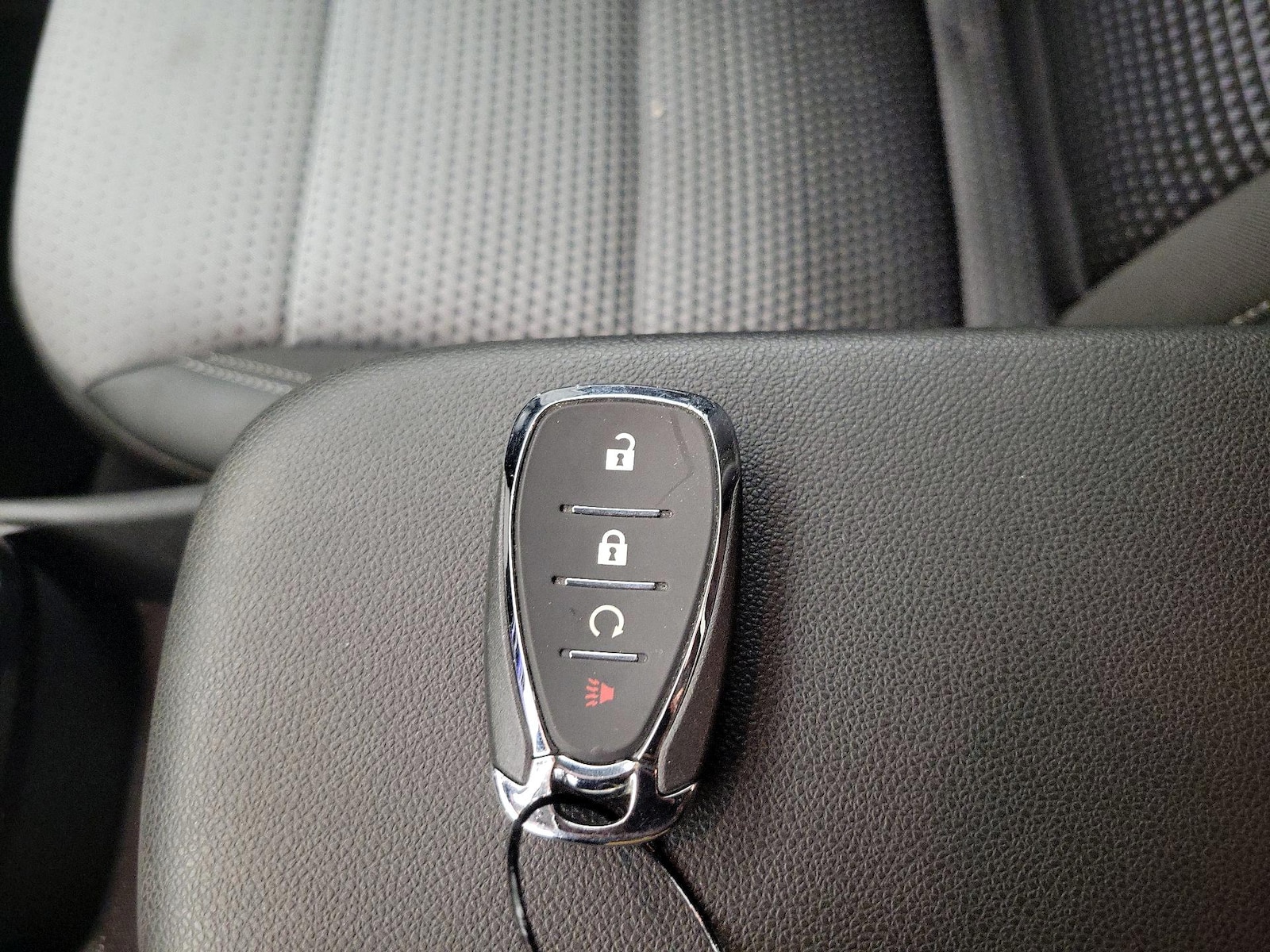 2025 Chevrolet Trax LT - Photo 24