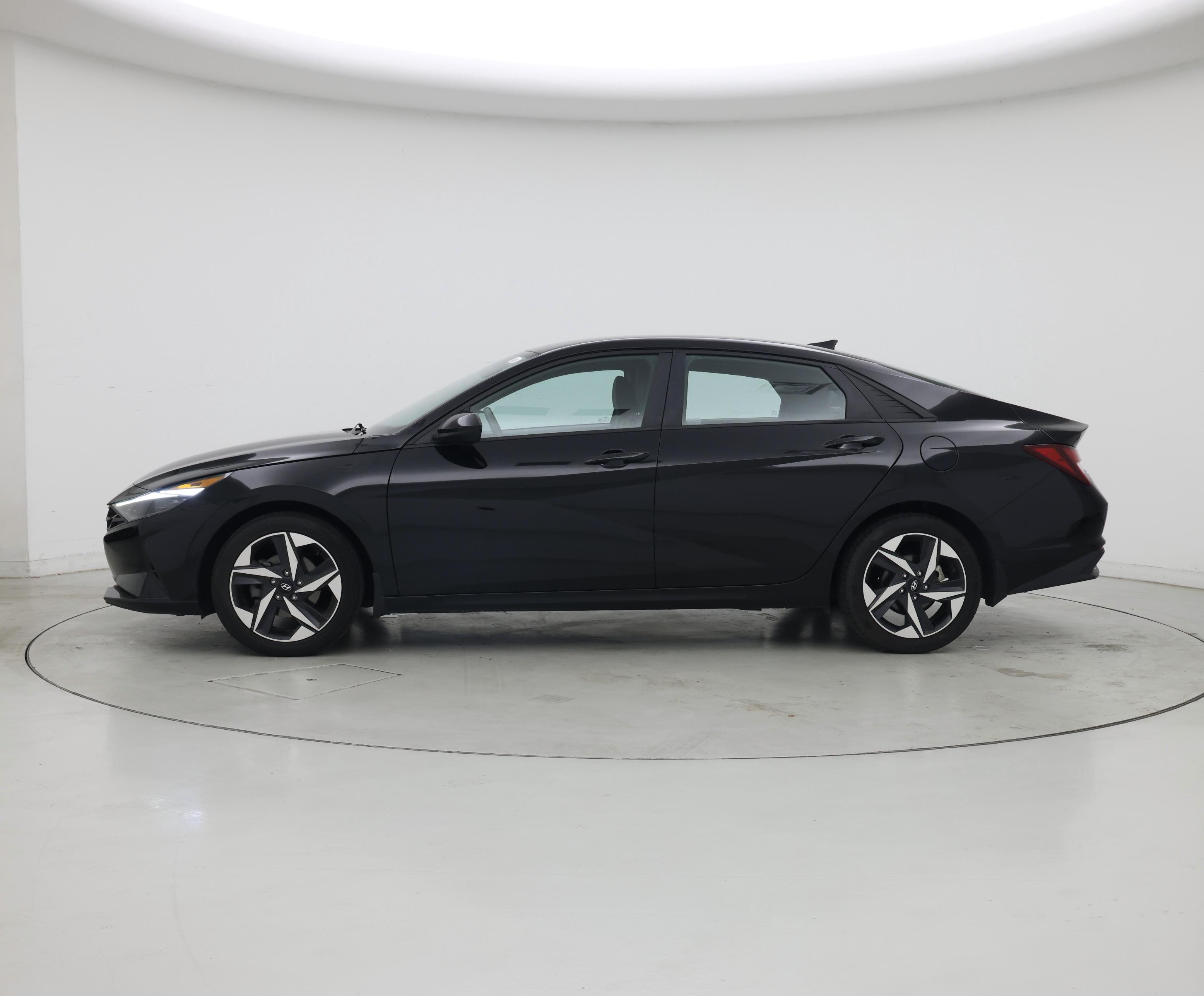 Thumbnail: 2023 Hyundai Elantra - 3