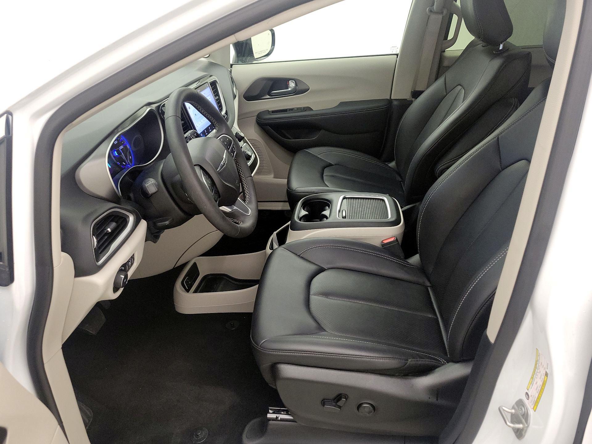 Thumbnail: 2024 Chrysler Pacifica - 11