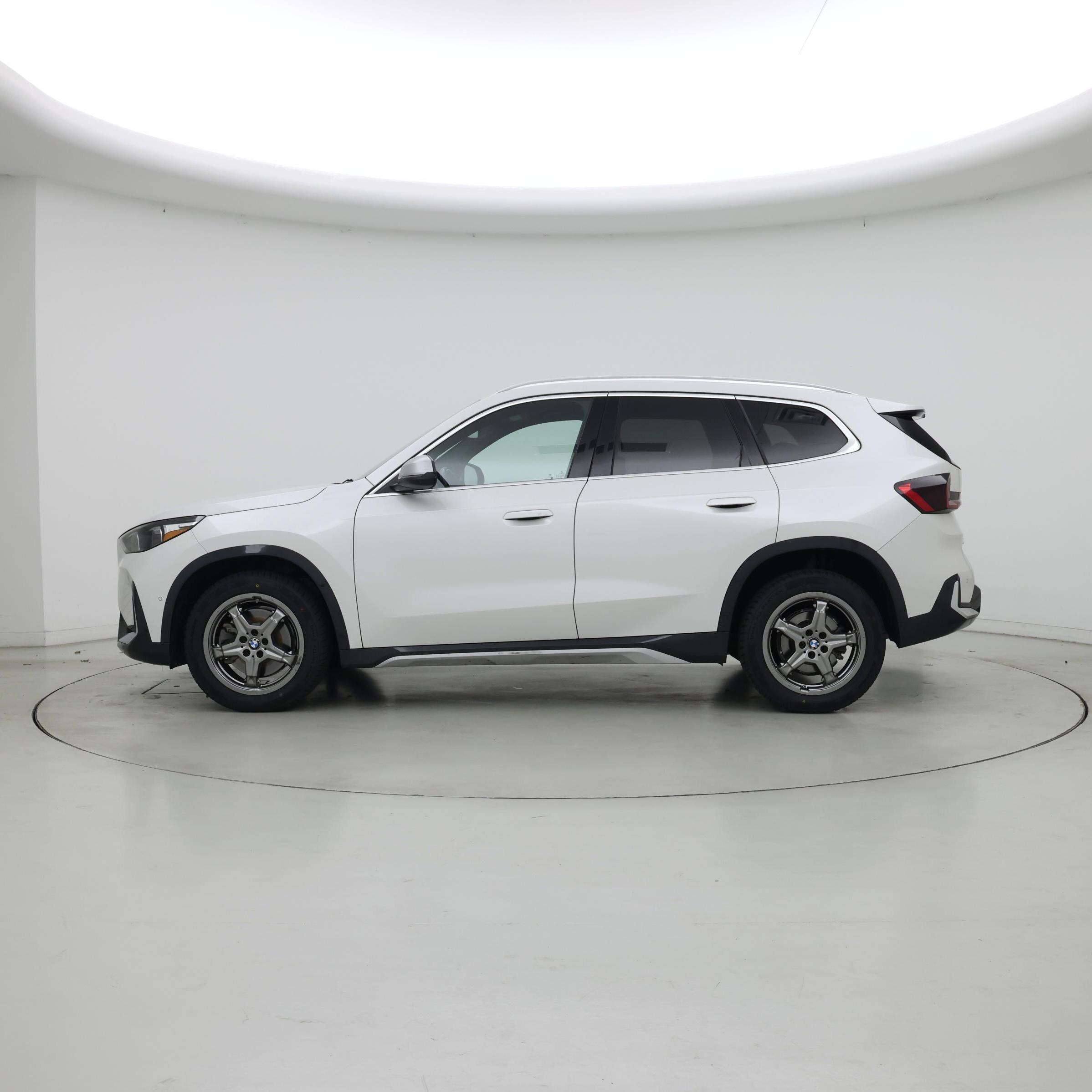 Thumbnail: 2023 BMW X1 - 3
