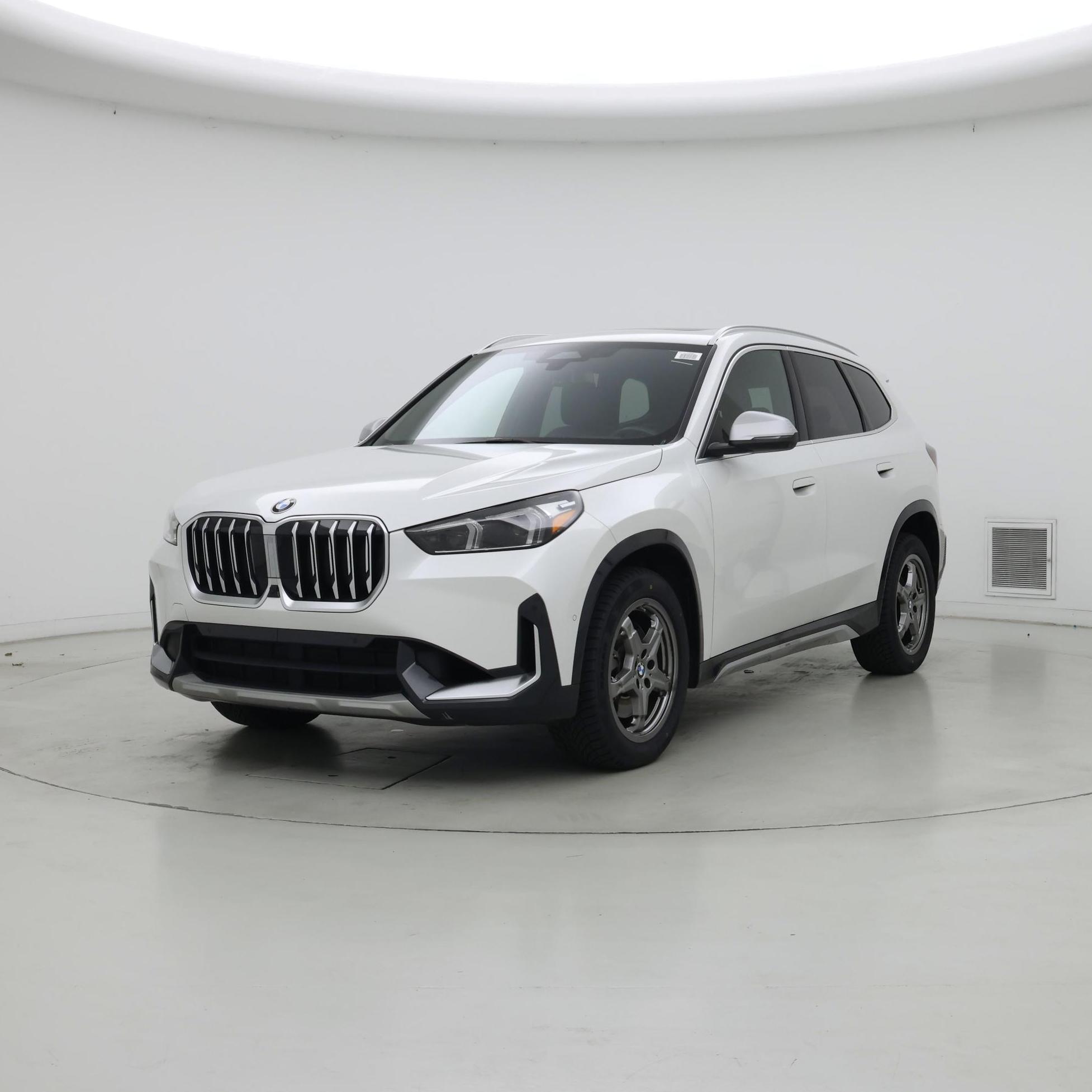 Thumbnail: 2023 BMW X1 - 4