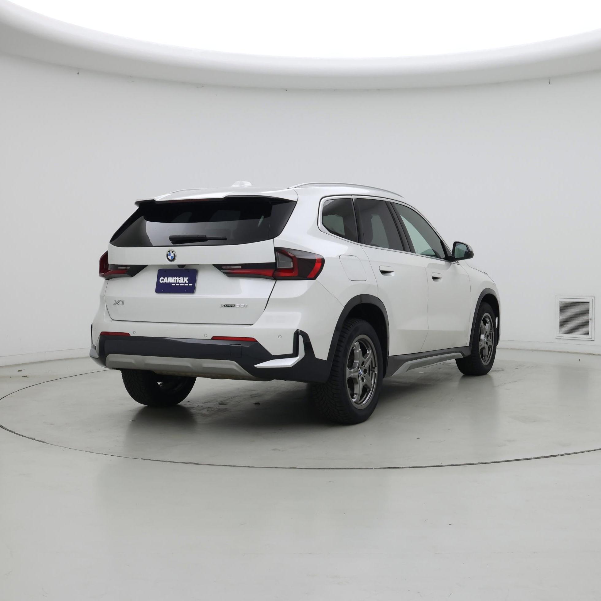 Thumbnail: 2023 BMW X1 - 8