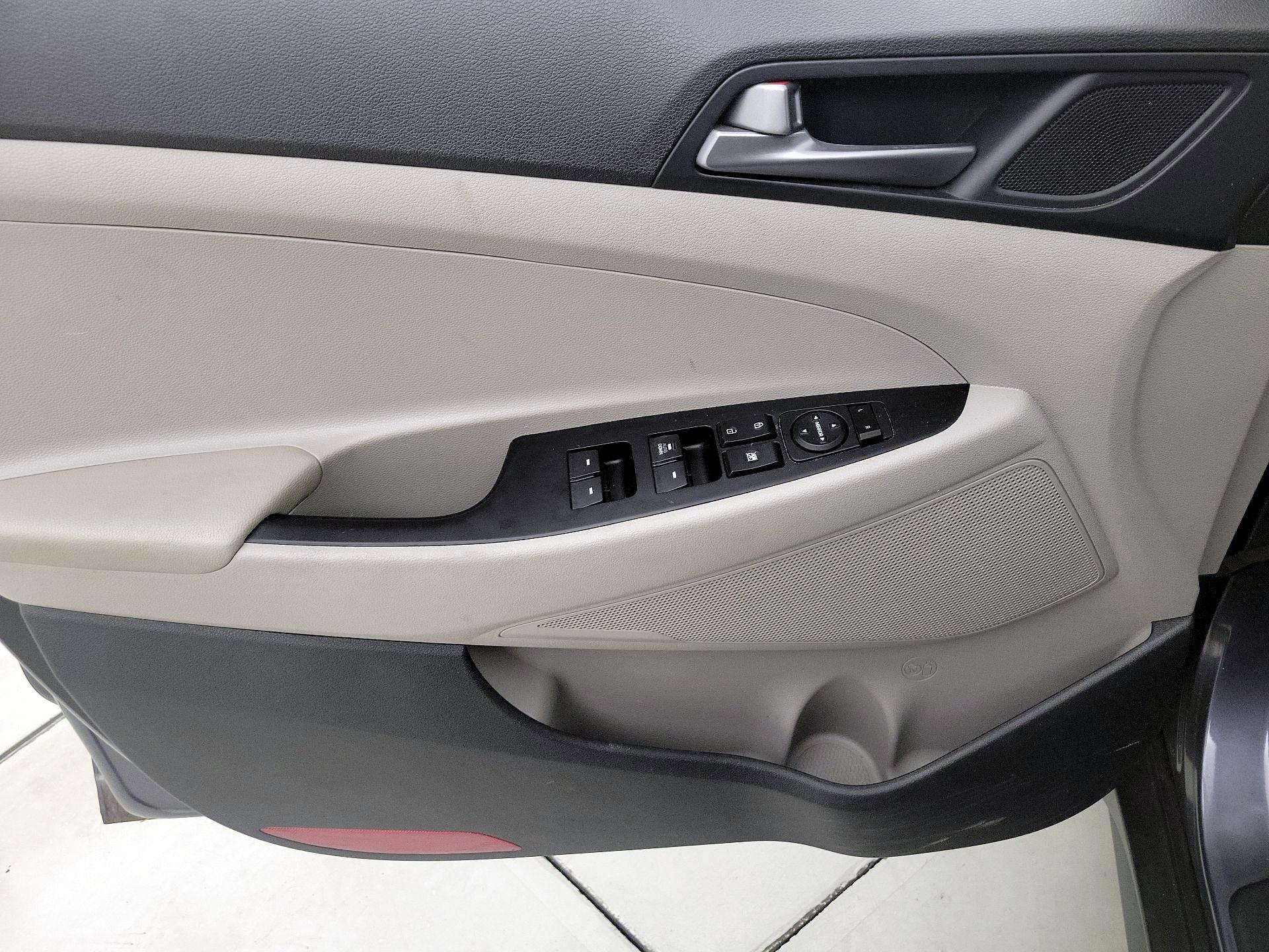 Thumbnail: 2016 Hyundai Tucson - 12