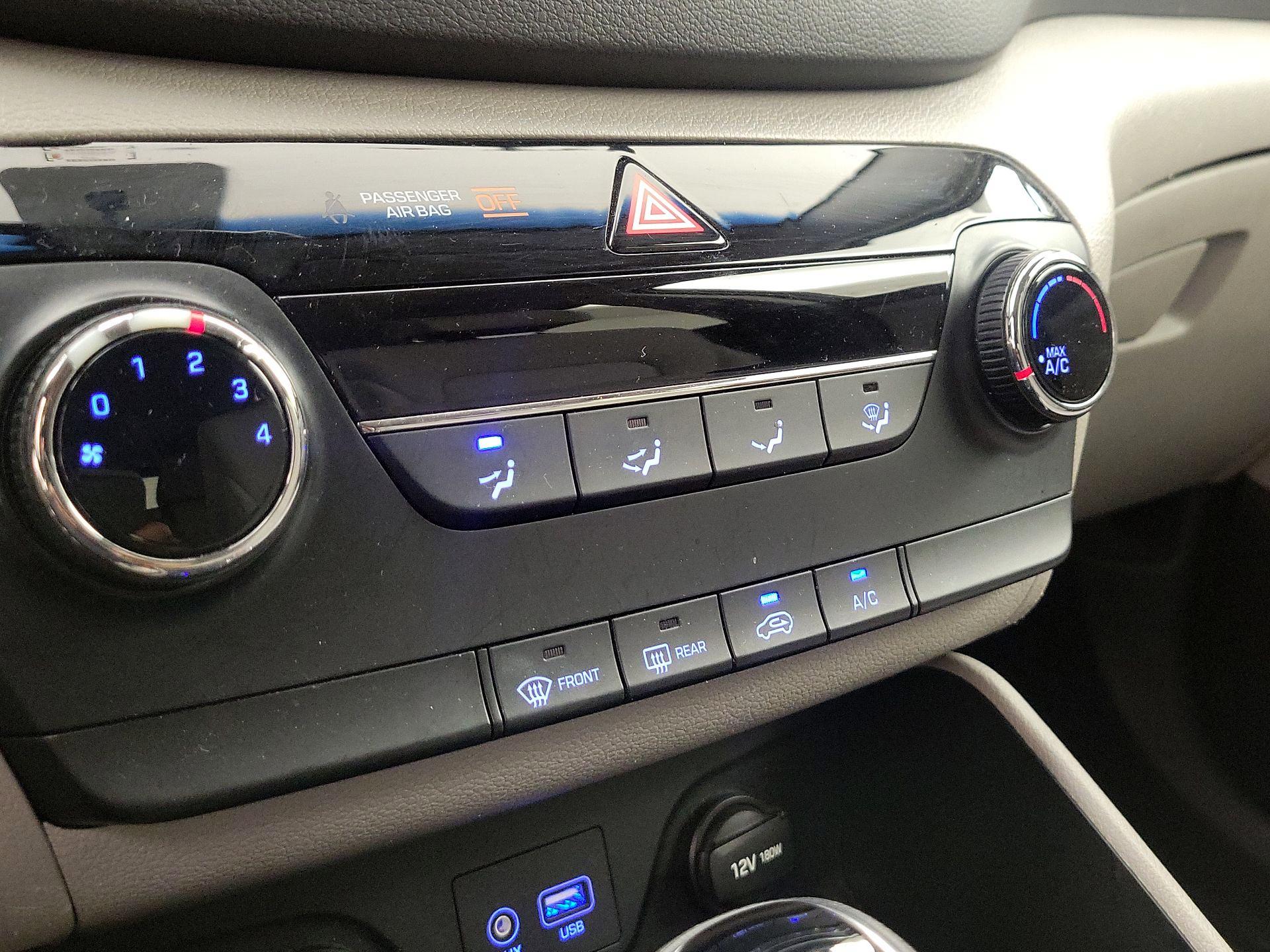 Thumbnail: 2016 Hyundai Tucson - 16