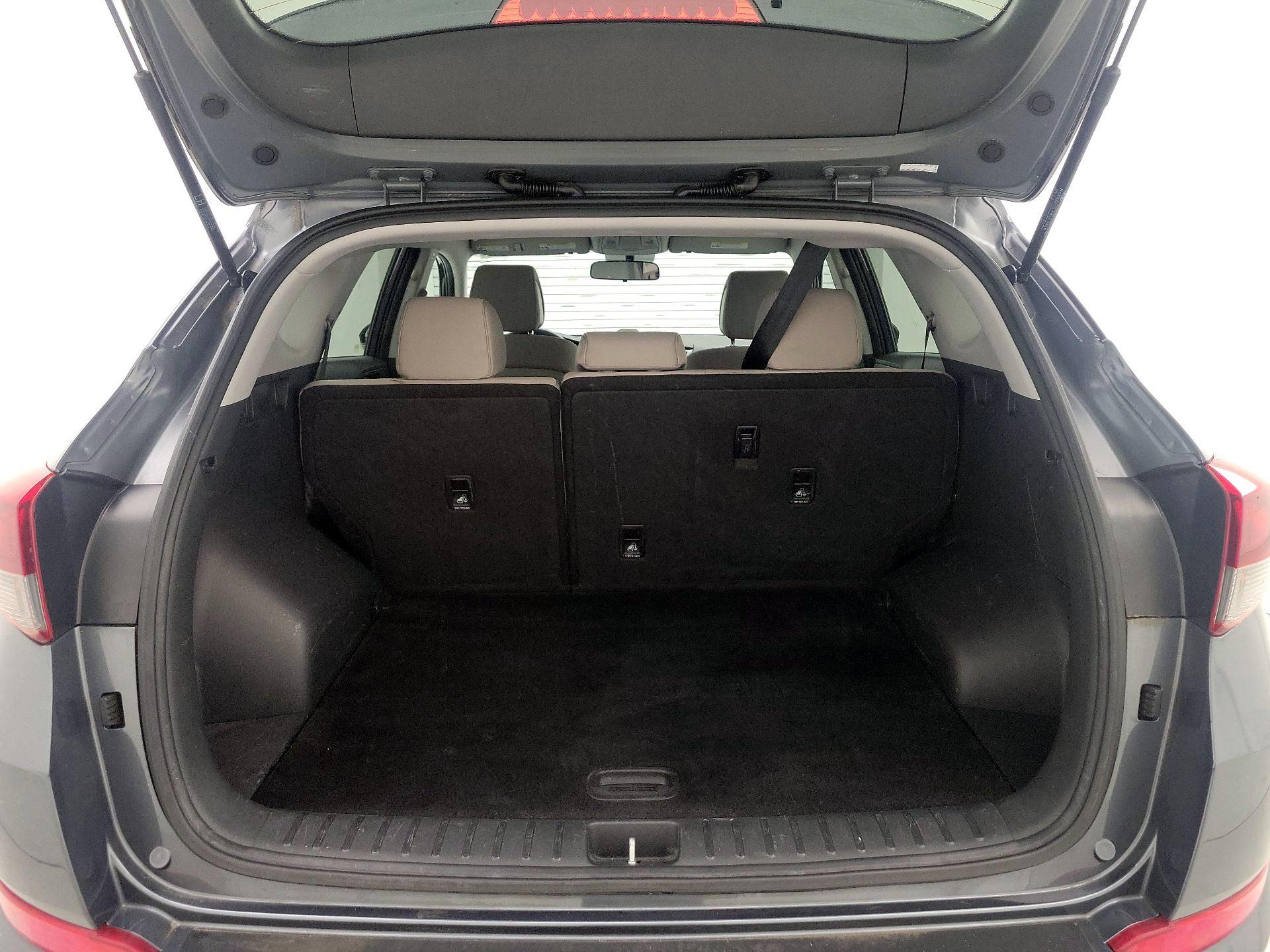 Thumbnail: 2016 Hyundai Tucson - 20