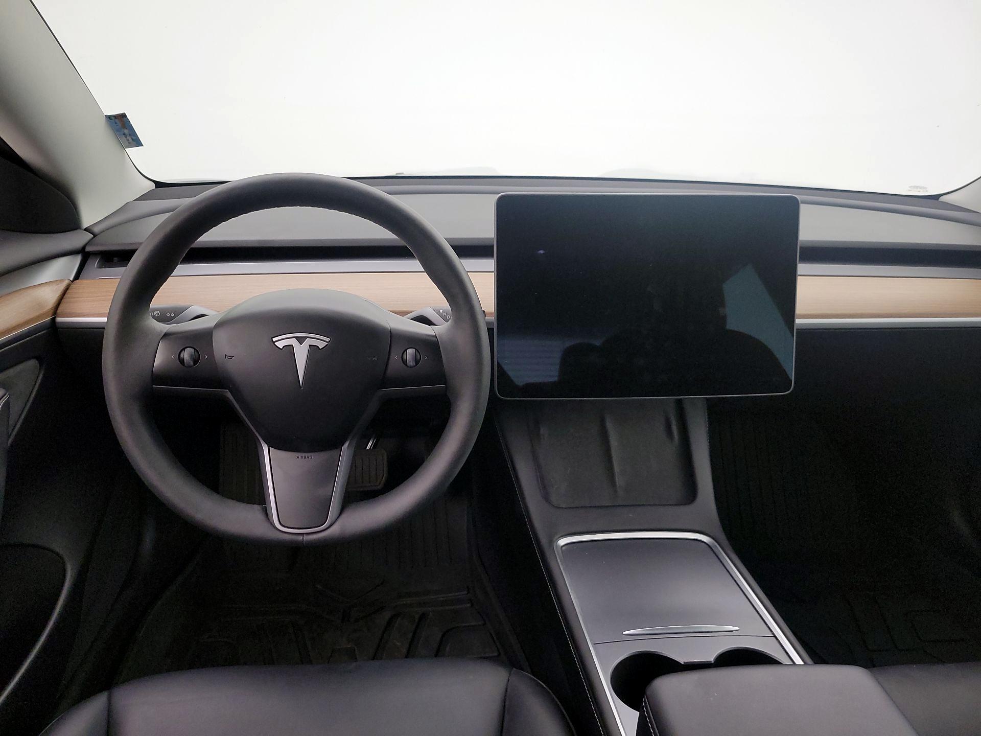 Thumbnail: 2023 Tesla Model 3 - 10