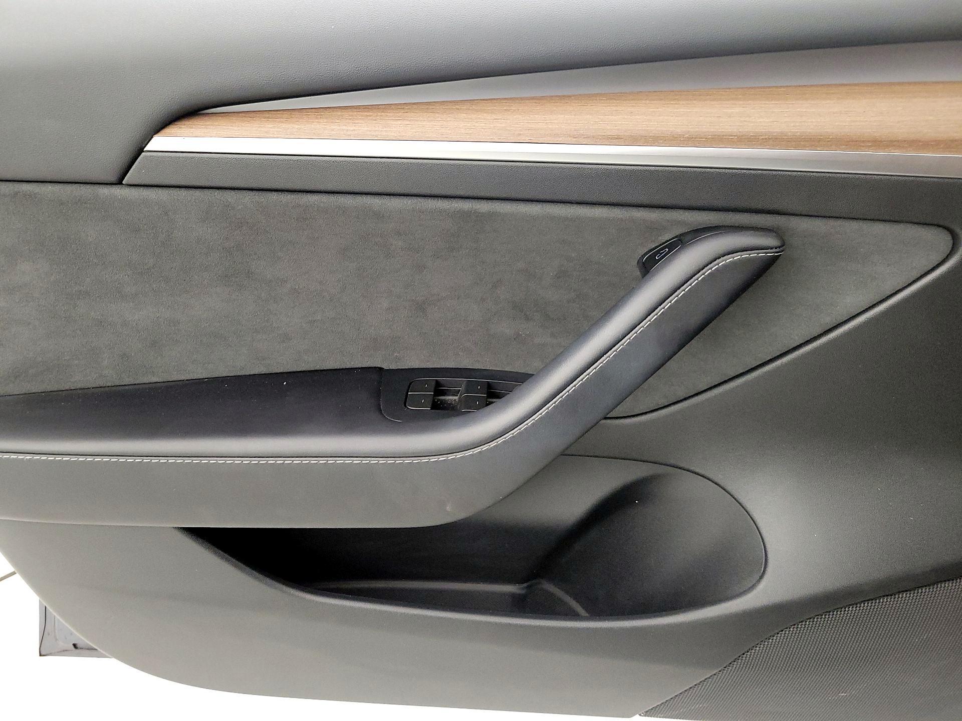 Thumbnail: 2023 Tesla Model 3 - 12