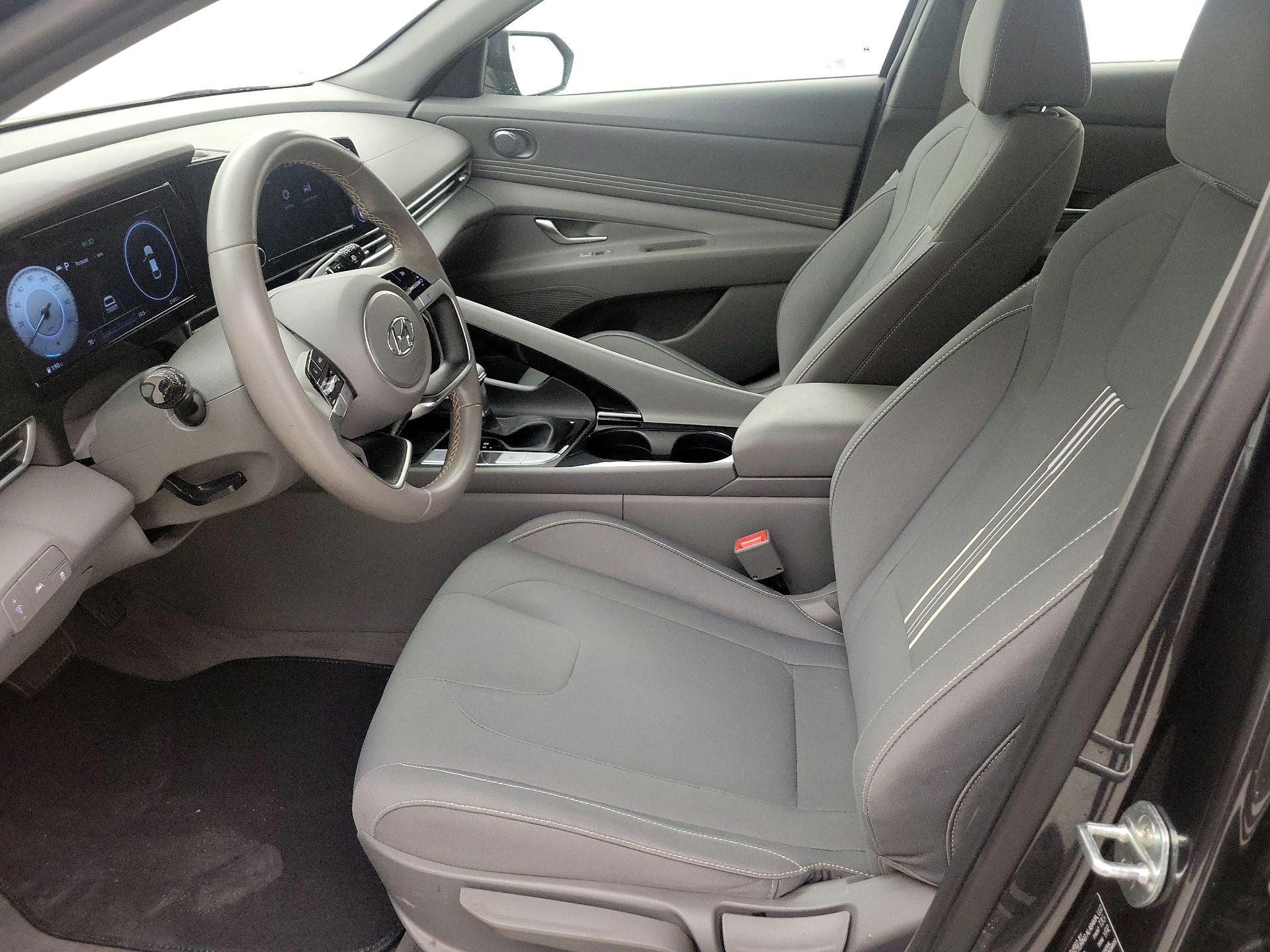 Thumbnail: 2022 Hyundai Elantra - 11