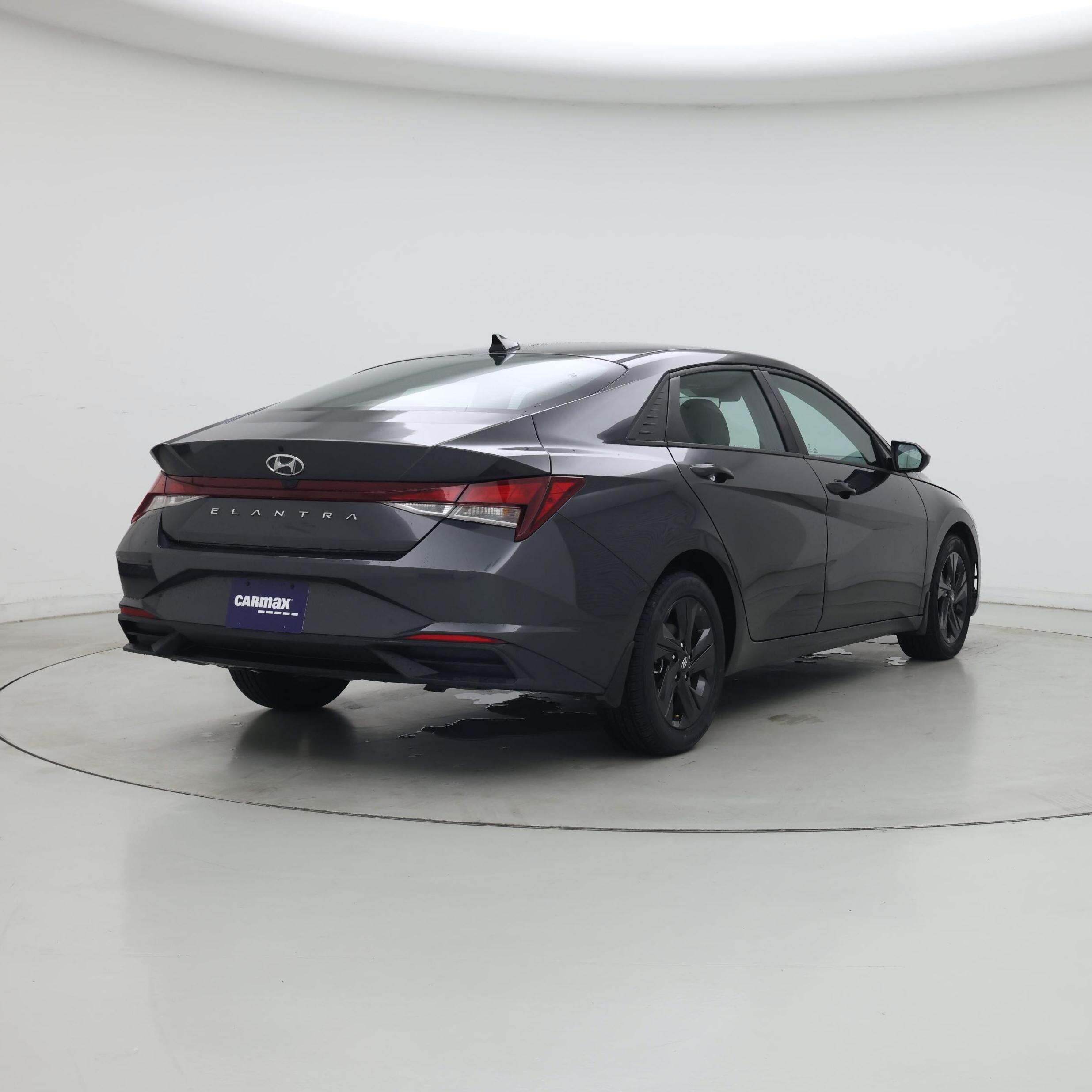 Thumbnail: 2022 Hyundai Elantra - 8