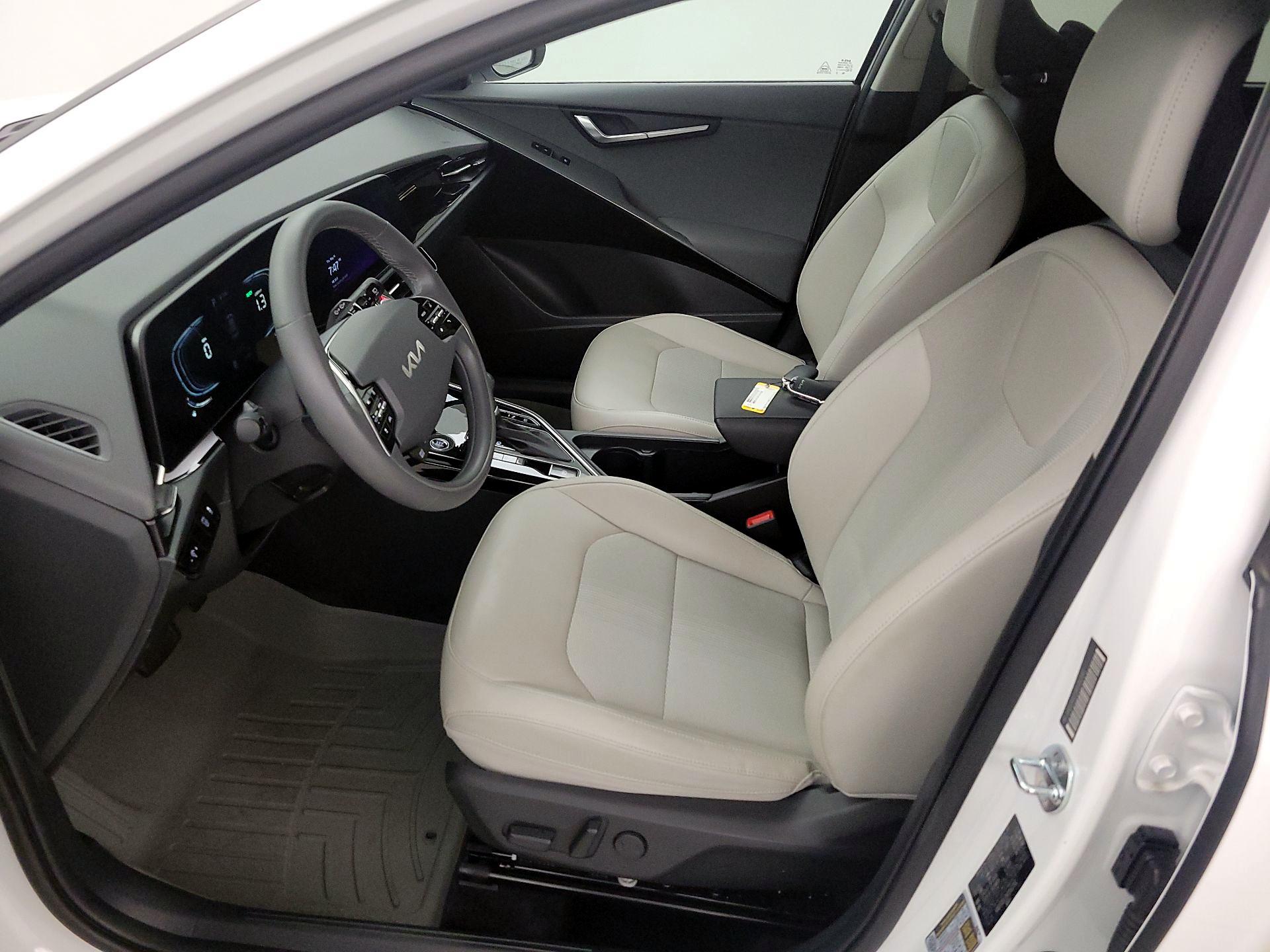 Thumbnail: 2024 Kia Niro - 11