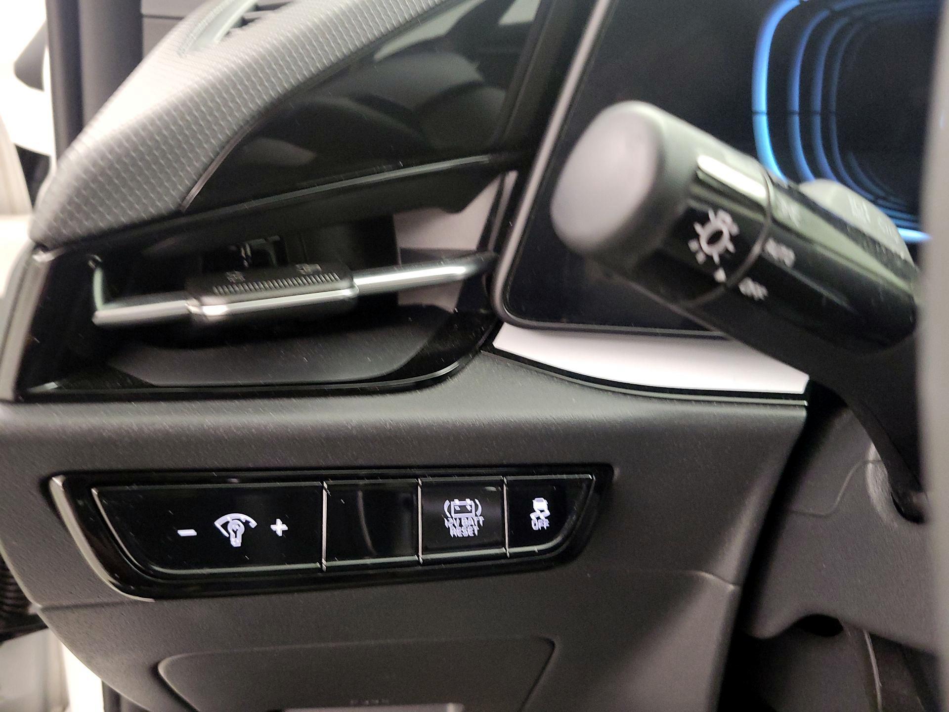 Thumbnail: 2024 Kia Niro - 13