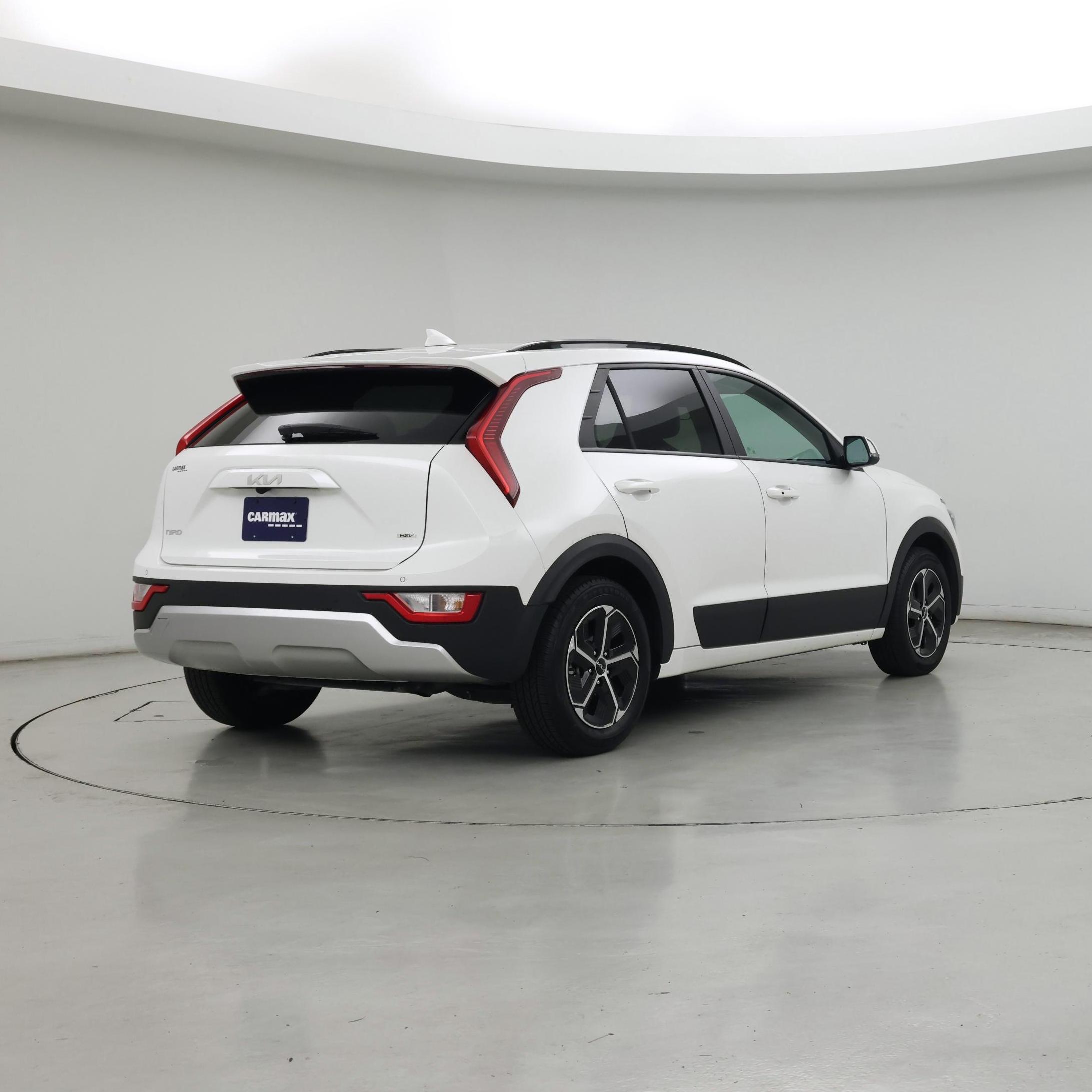 Thumbnail: 2024 Kia Niro - 8