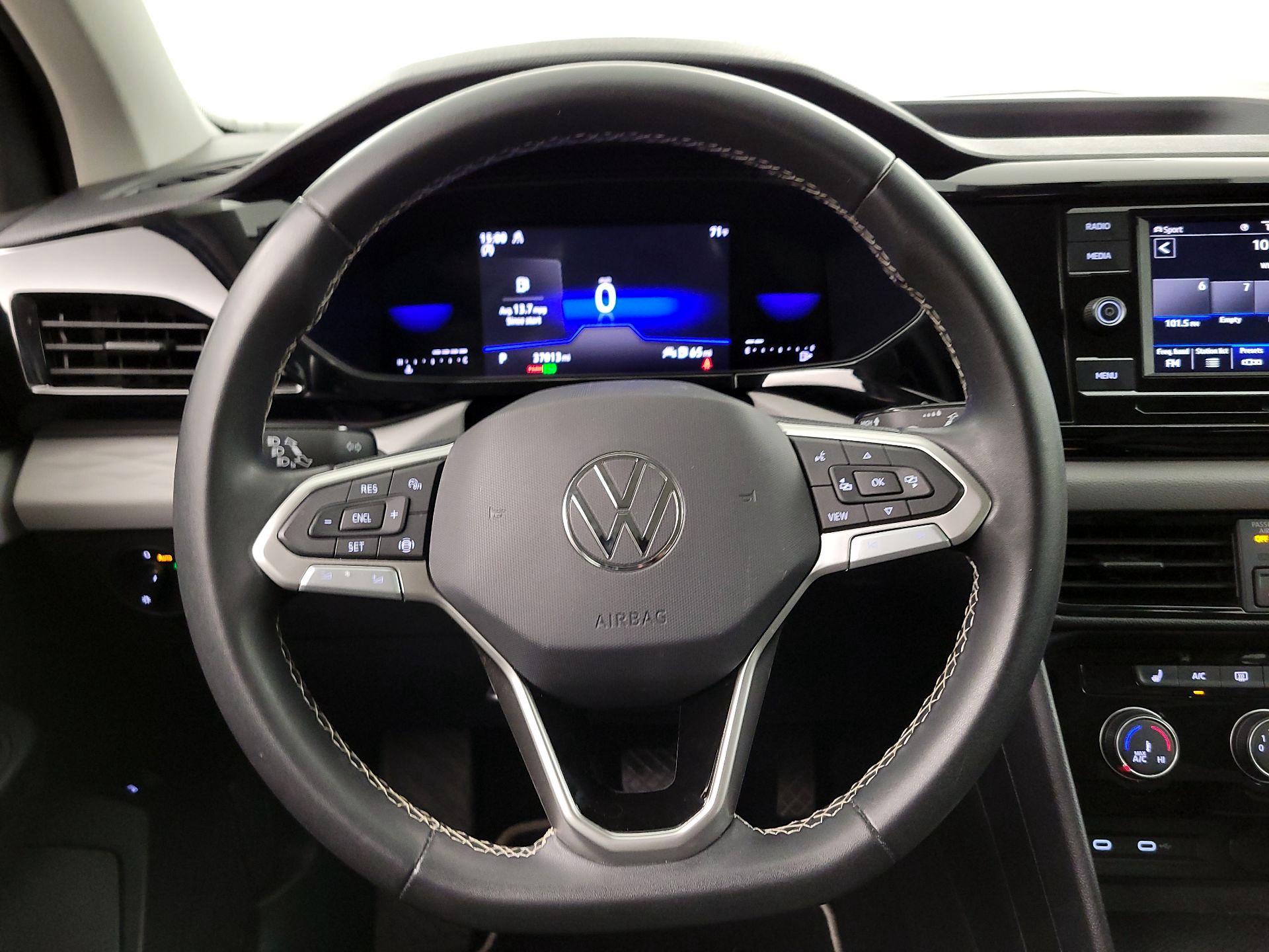 Thumbnail: 2023 Volkswagen Taos - 10