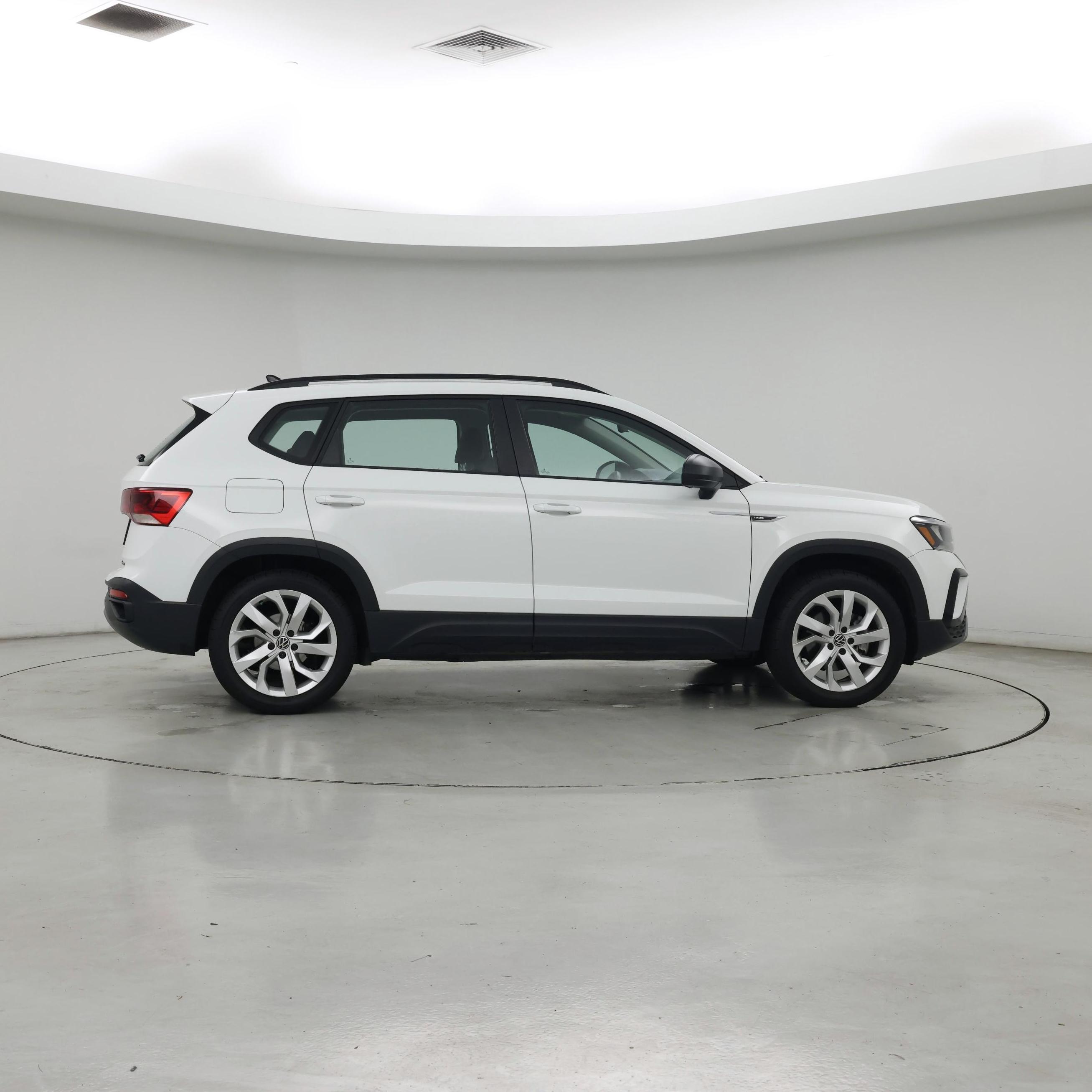 Thumbnail: 2023 Volkswagen Taos - 7