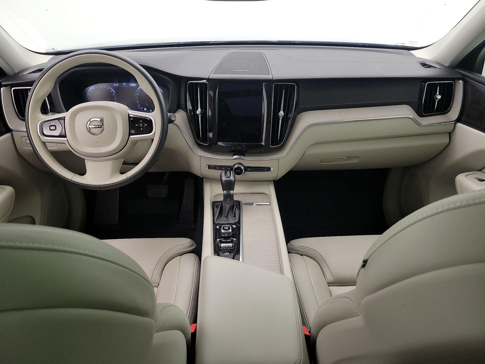 Thumbnail: 2021 Volvo XC60 - 9