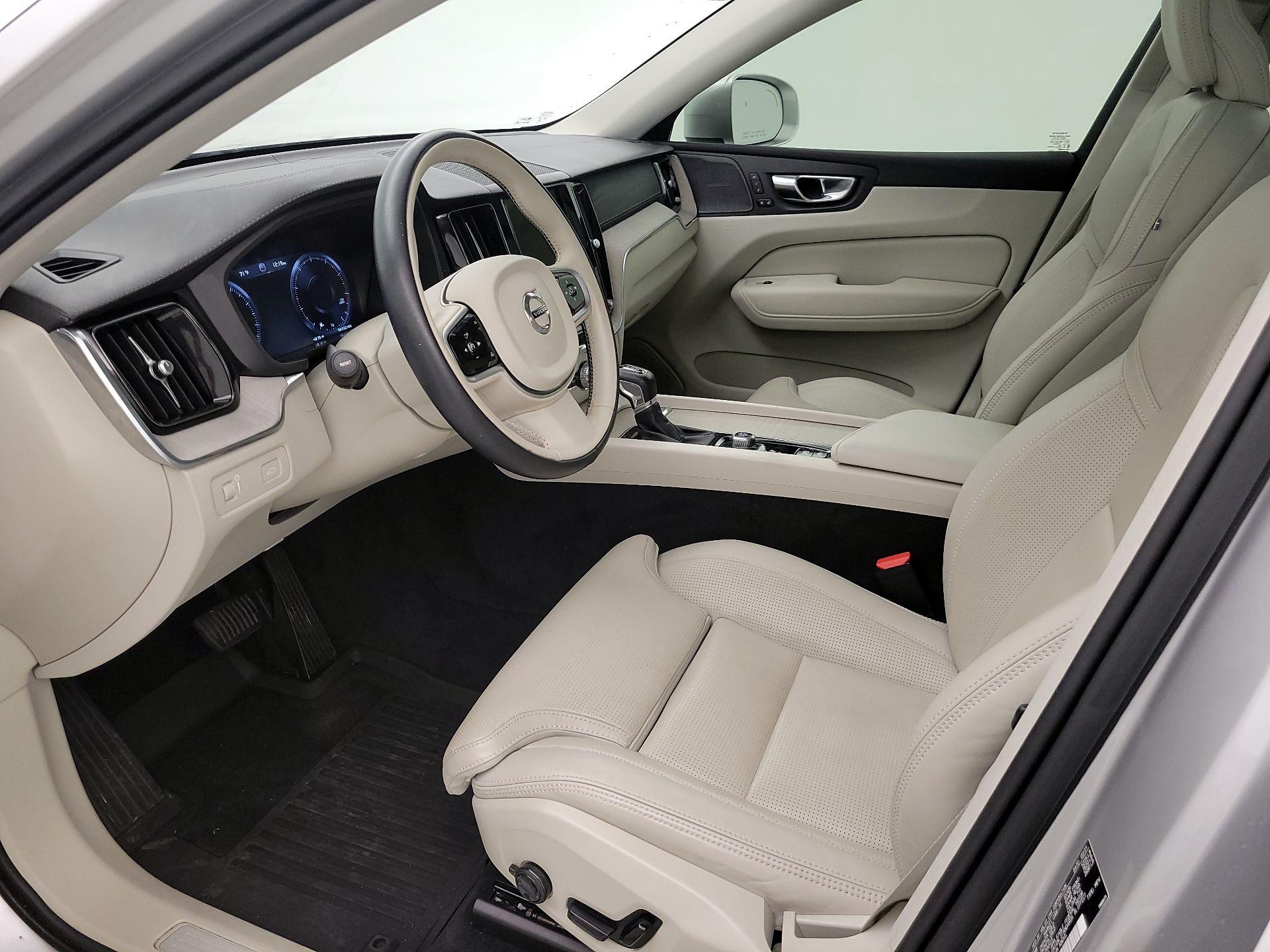 Thumbnail: 2021 Volvo XC60 - 11