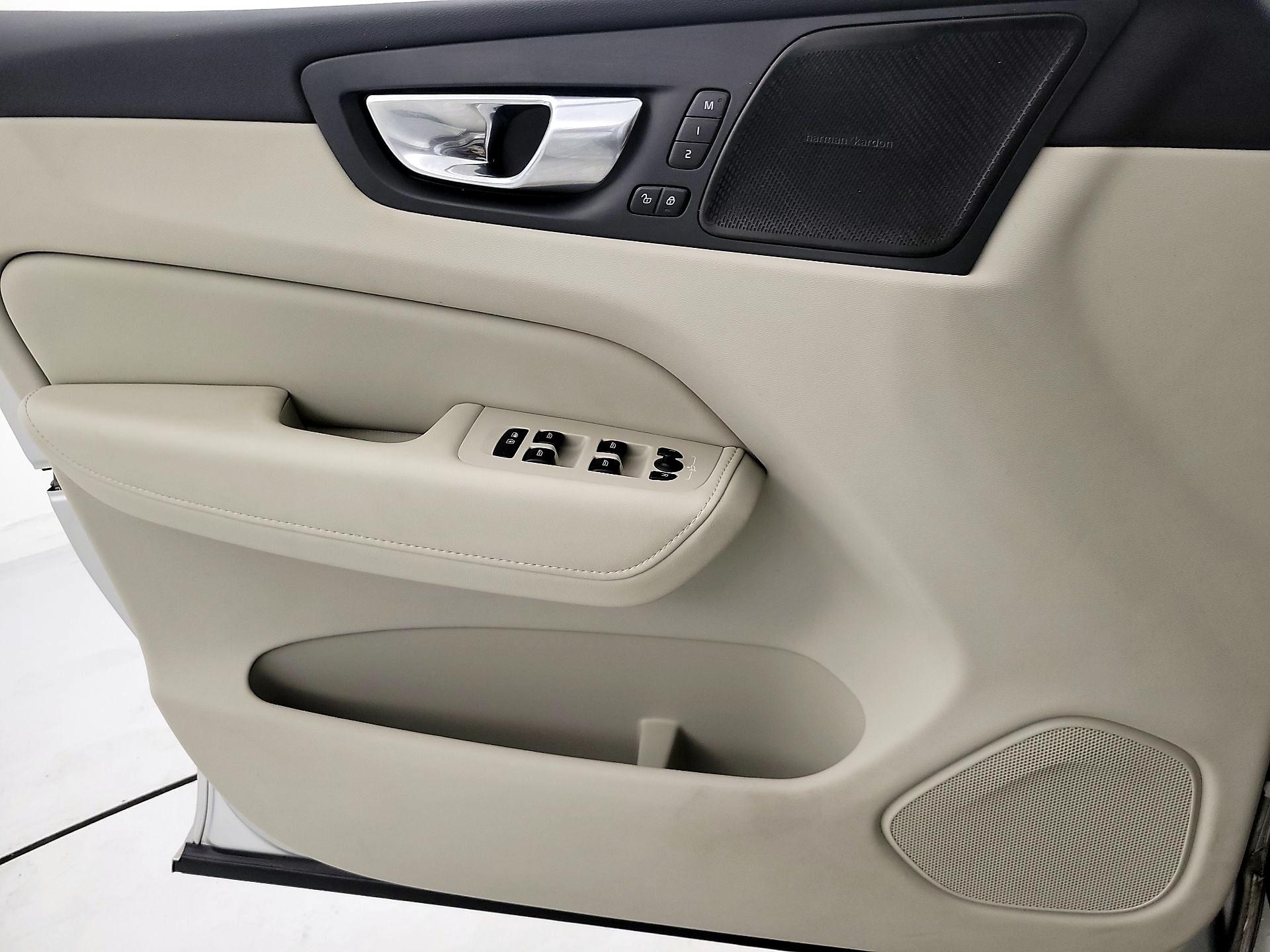 Thumbnail: 2021 Volvo XC60 - 12