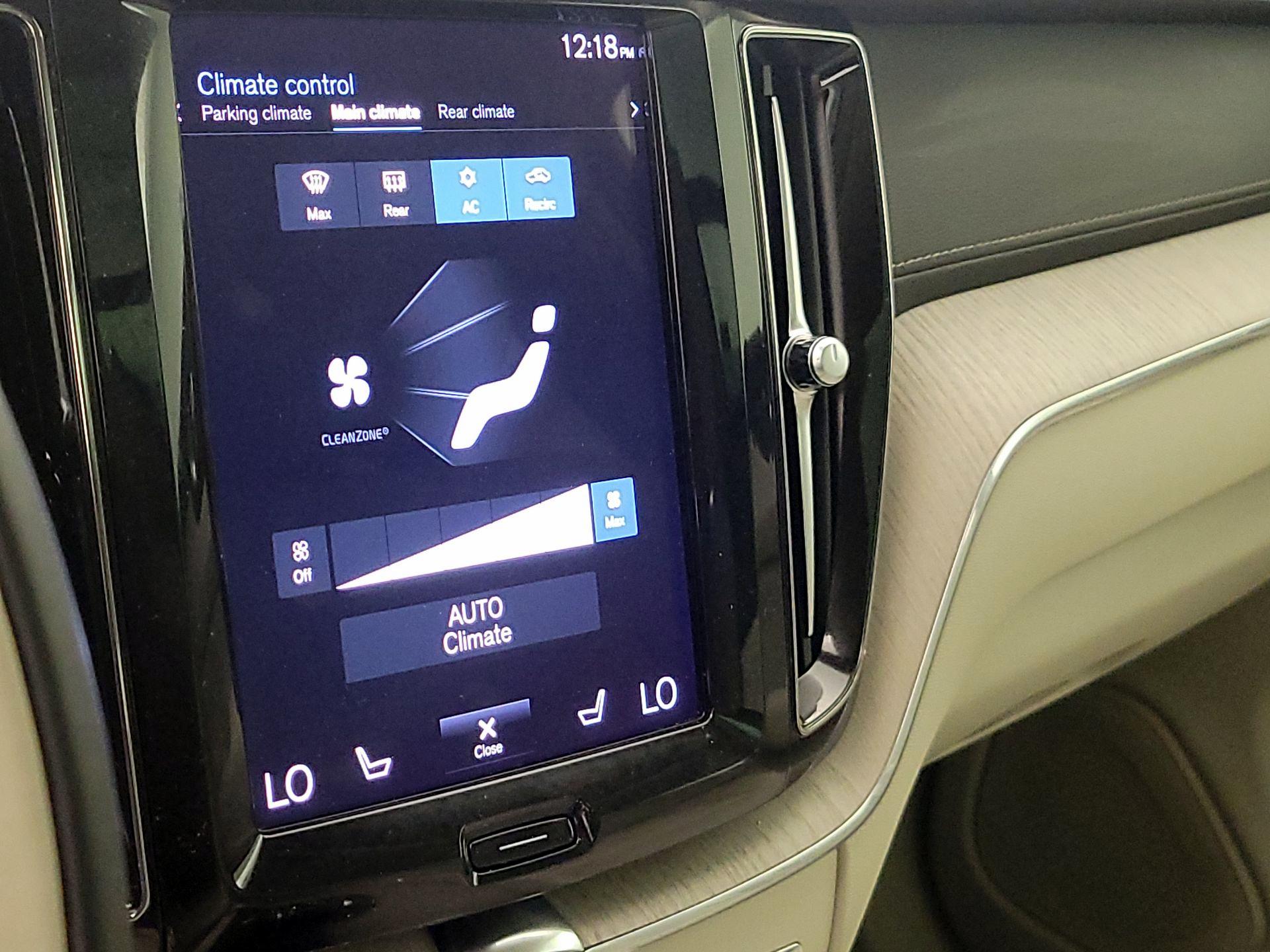 Thumbnail: 2021 Volvo XC60 - 17