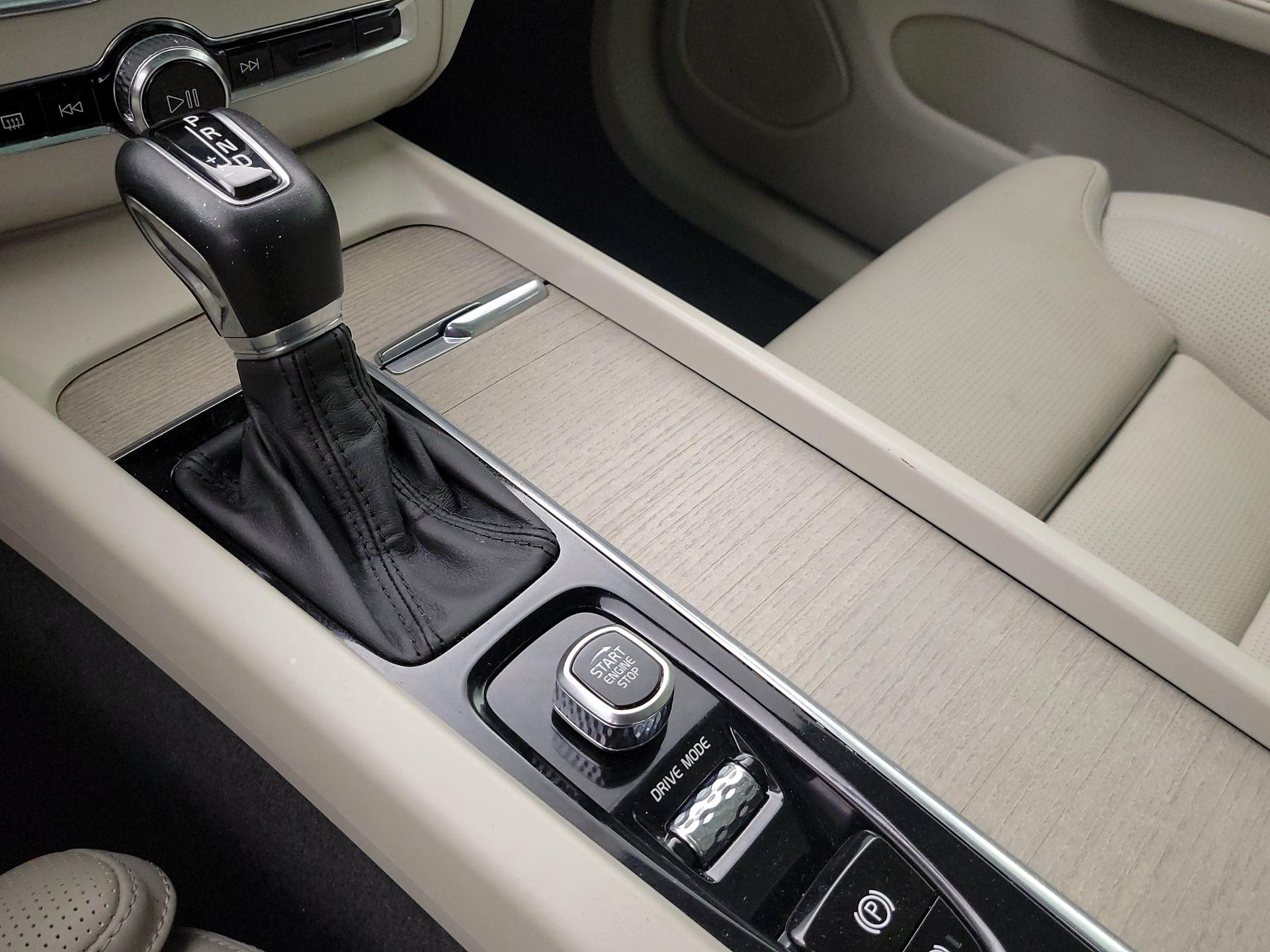 Thumbnail: 2021 Volvo XC60 - 18