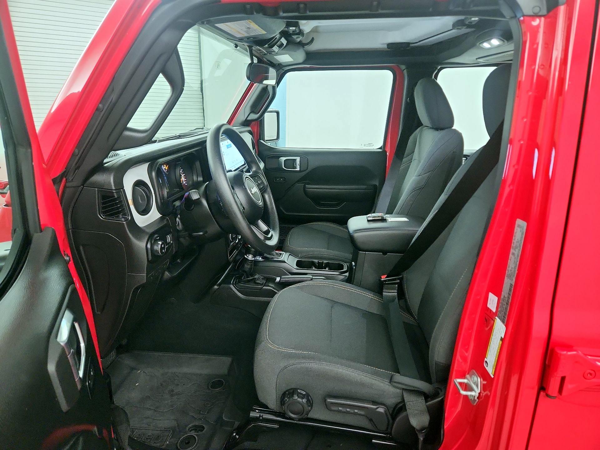 Thumbnail: 2025 Jeep Gladiator - 9