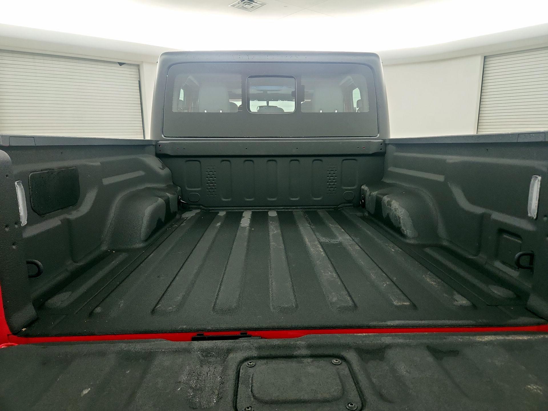 Thumbnail: 2025 Jeep Gladiator - 18