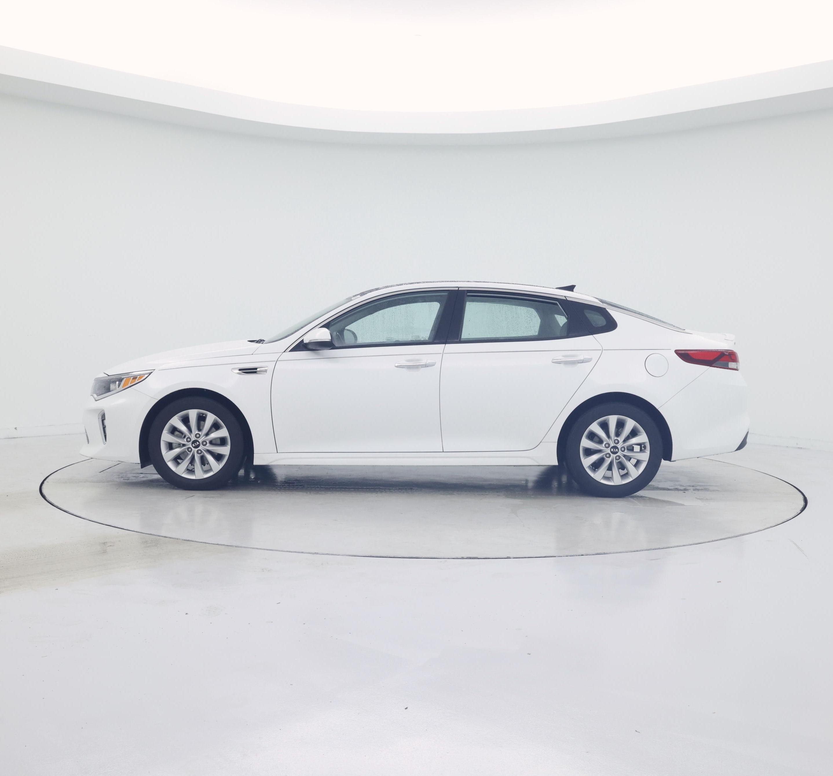 Thumbnail: 2018 Kia Optima - 3