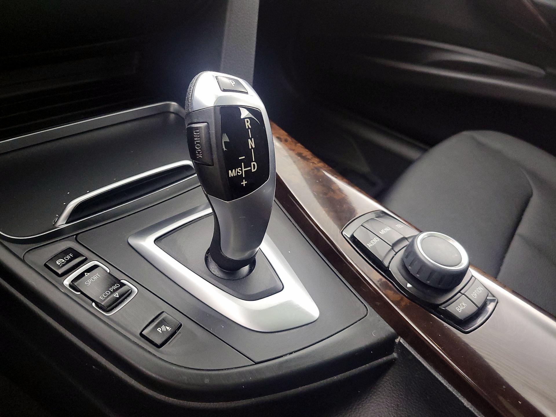 Thumbnail: 2017 BMW 3 Series - 17